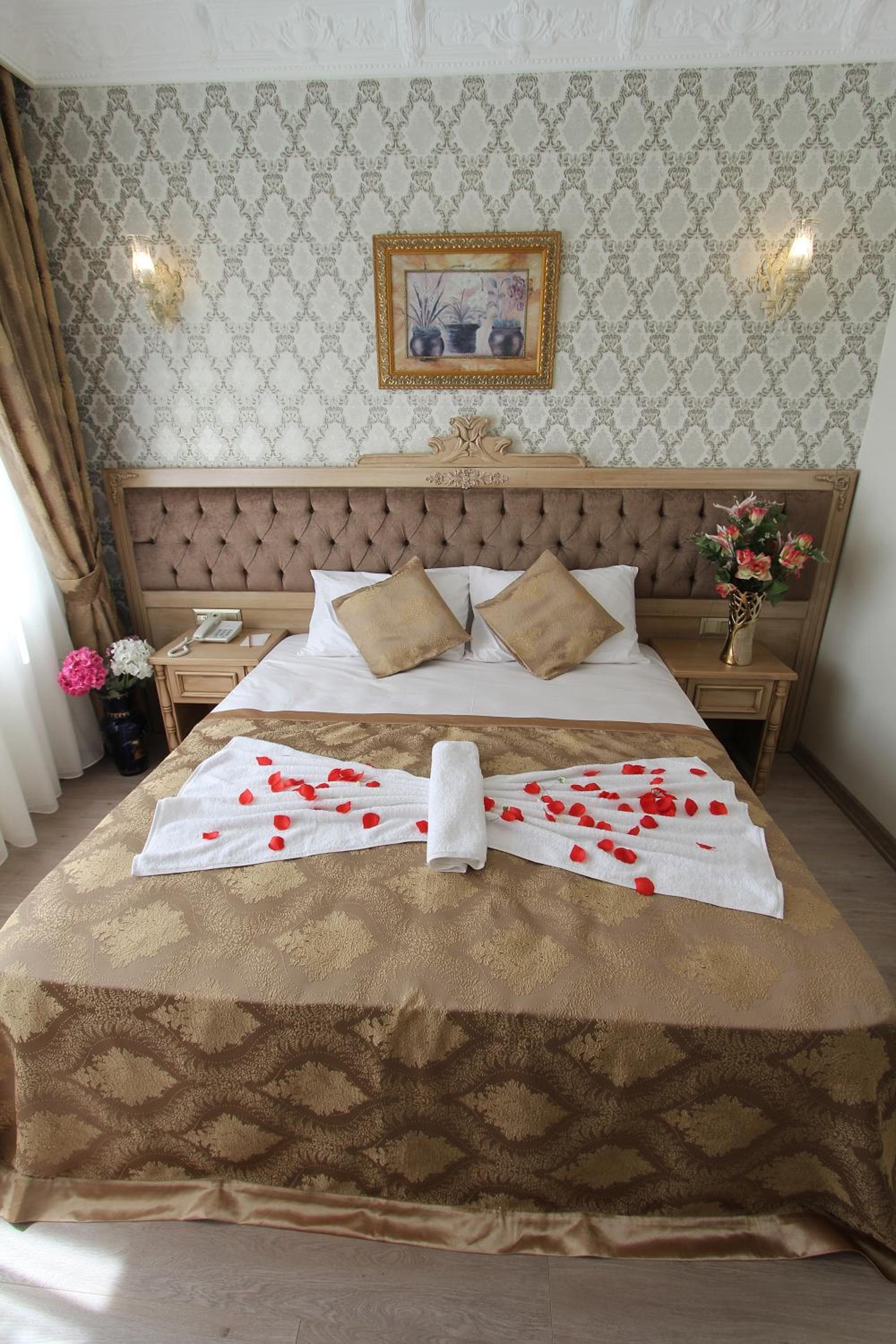 Apple Tree Hotel — 12