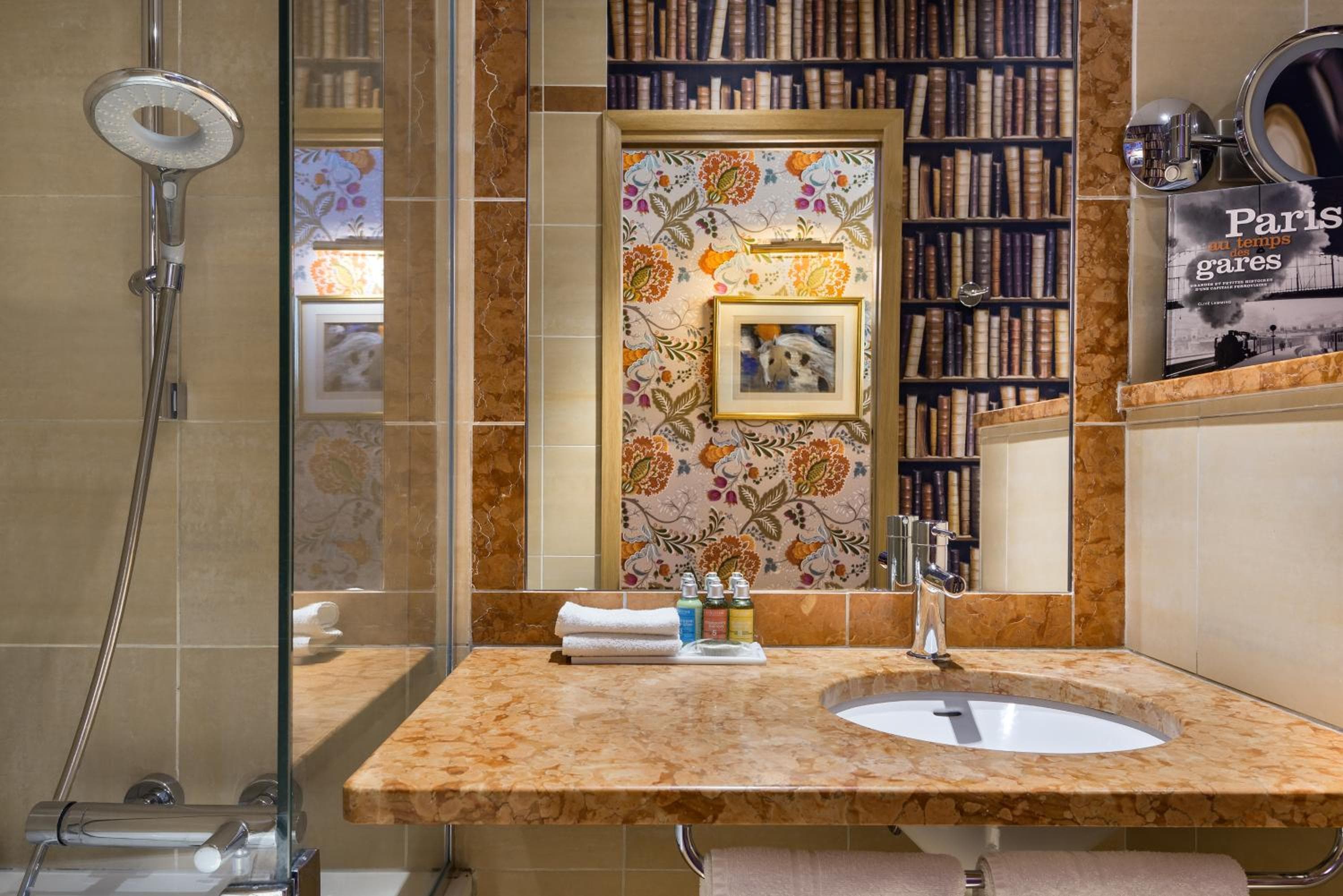 Hotel Saint-Paul Rive-Gauche — 9