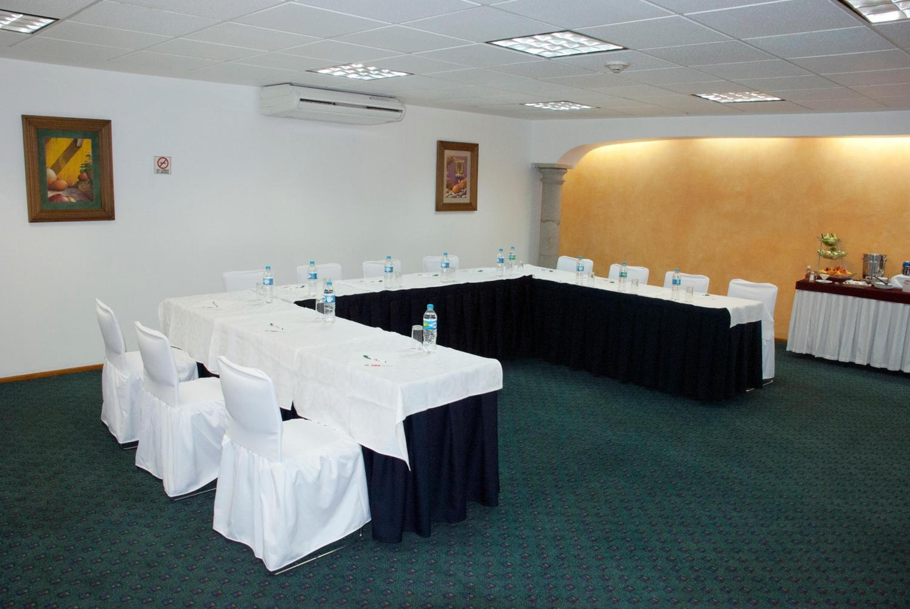 Hotel & Suites PF — 25
