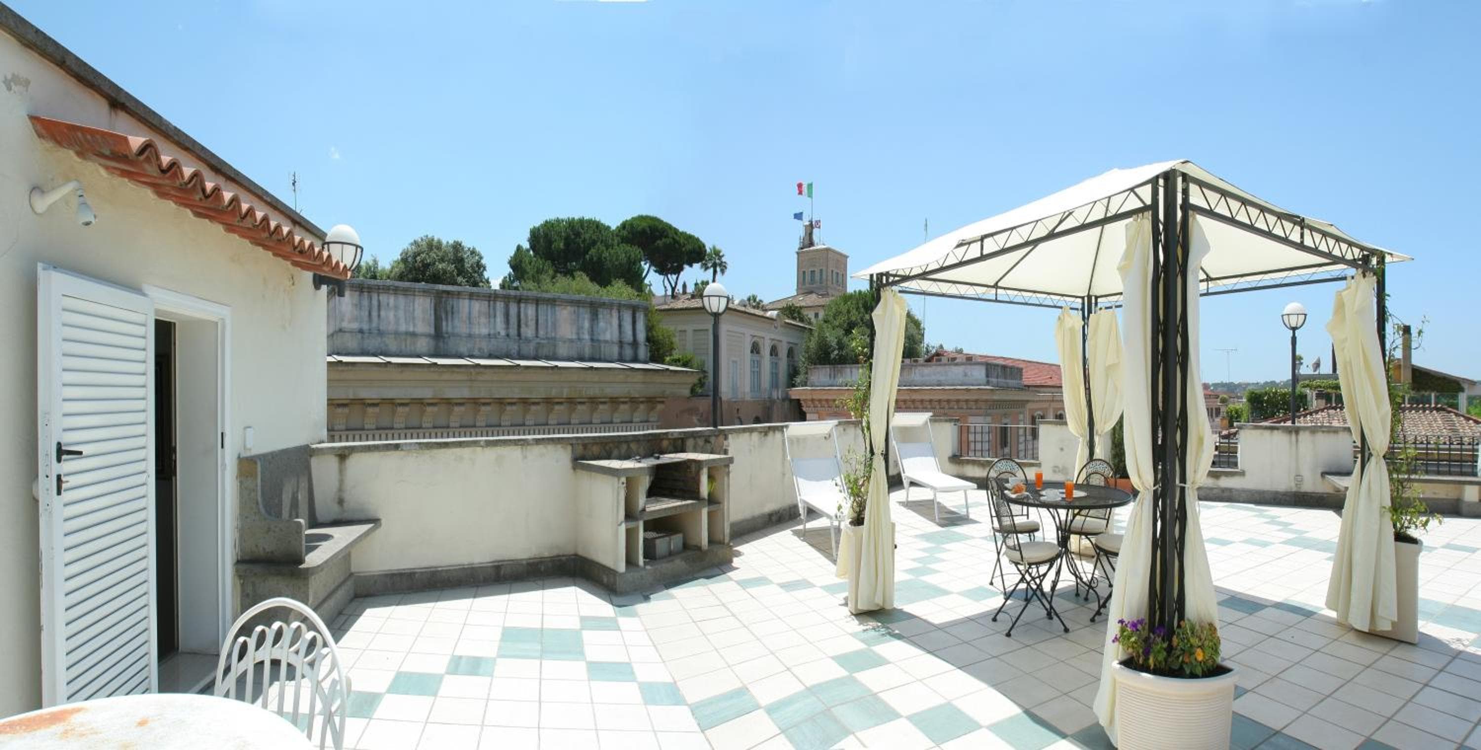Hotel Fellini — 2