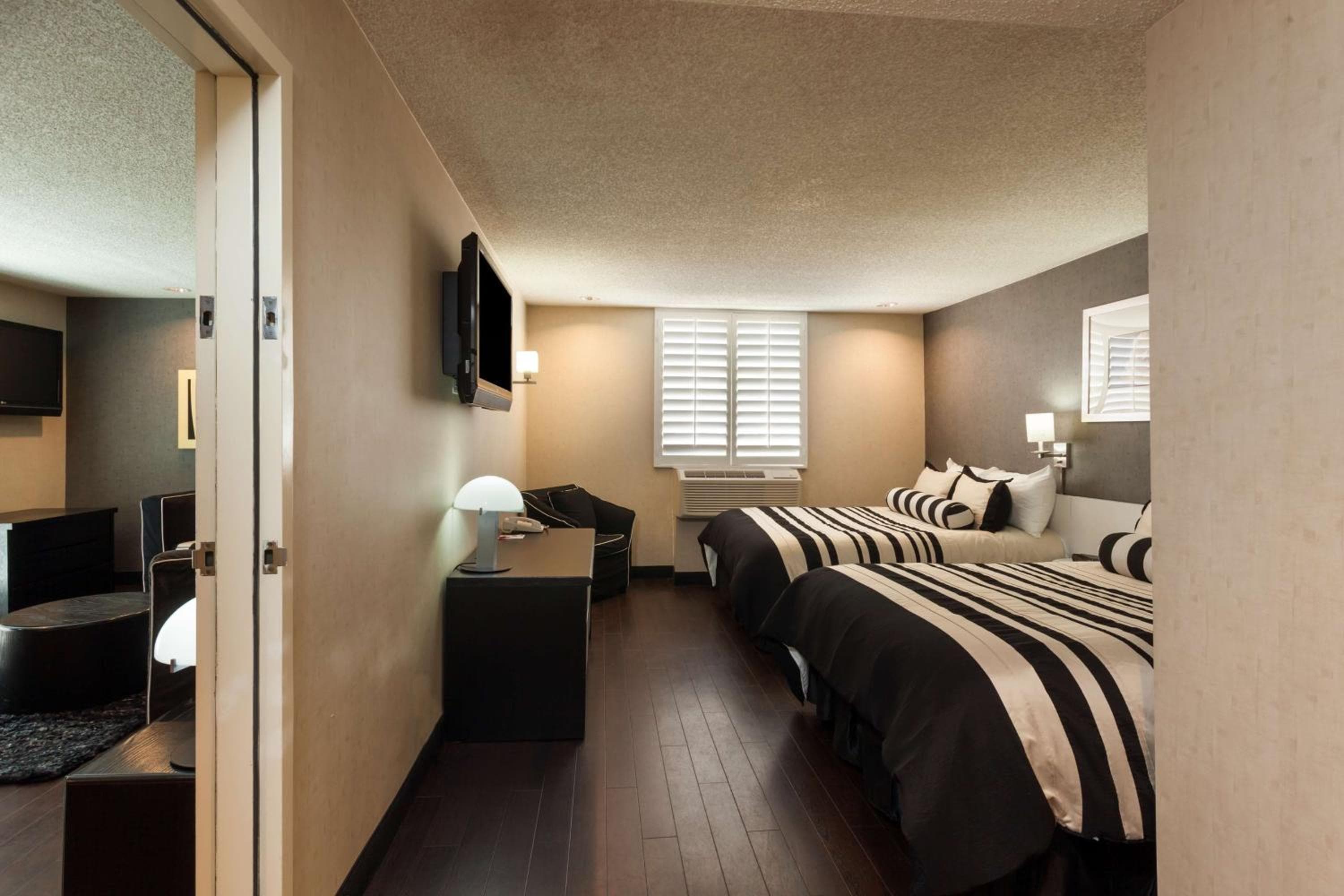 Ramada Plaza by Wyndham West Hollywood Hotel & Suites — 7