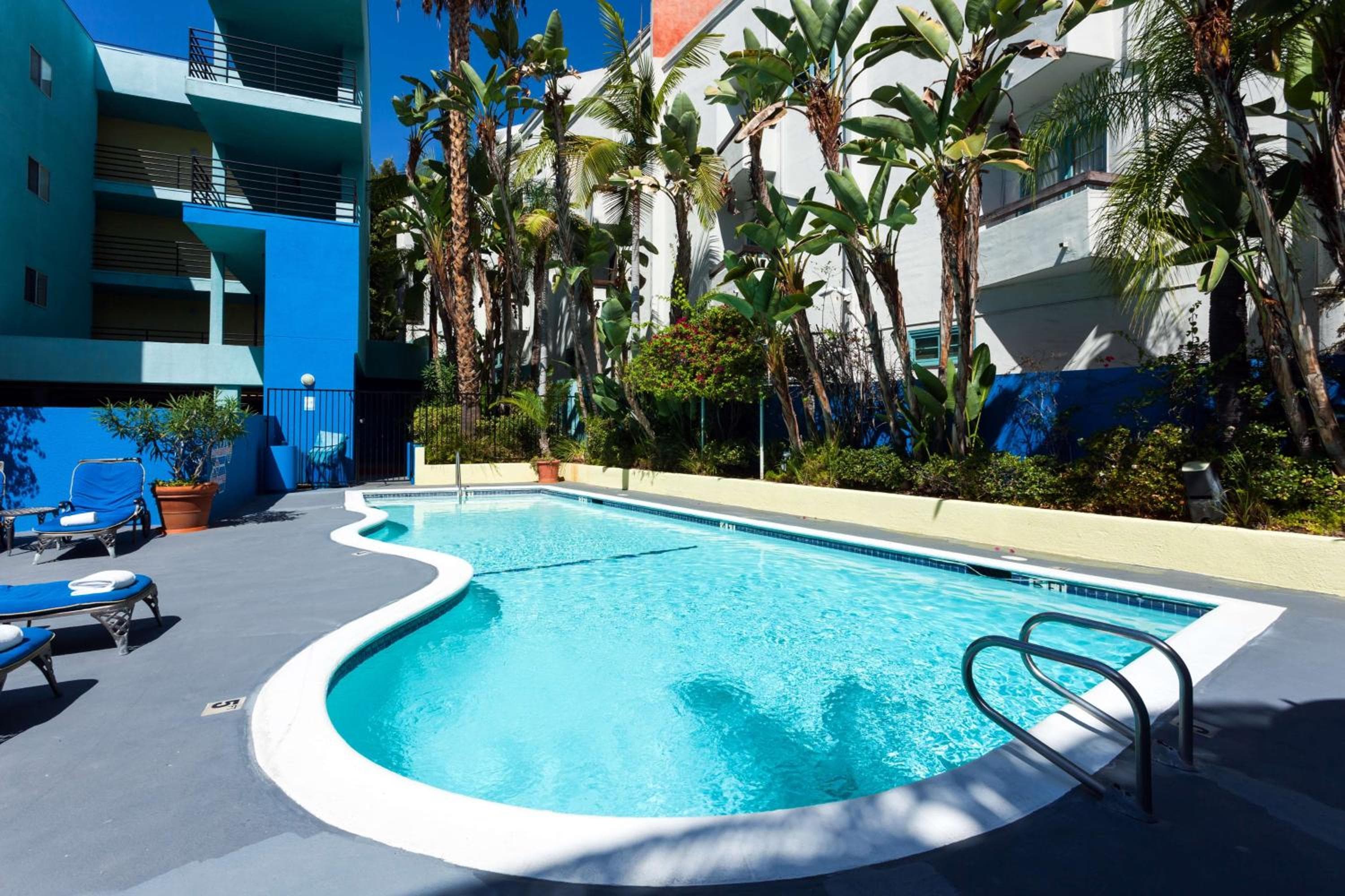 Ramada Plaza by Wyndham West Hollywood Hotel & Suites — 6