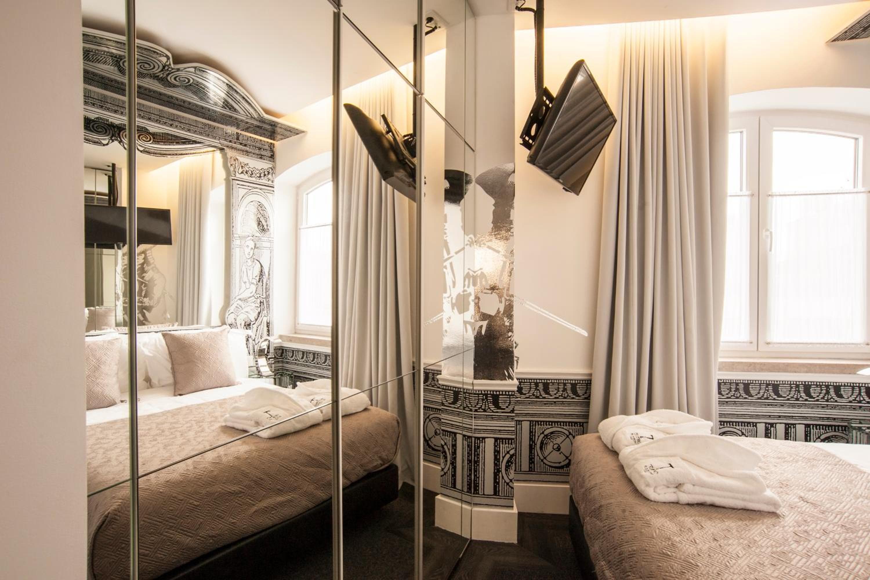 Teatro Boutique Rooms & Suites — 23