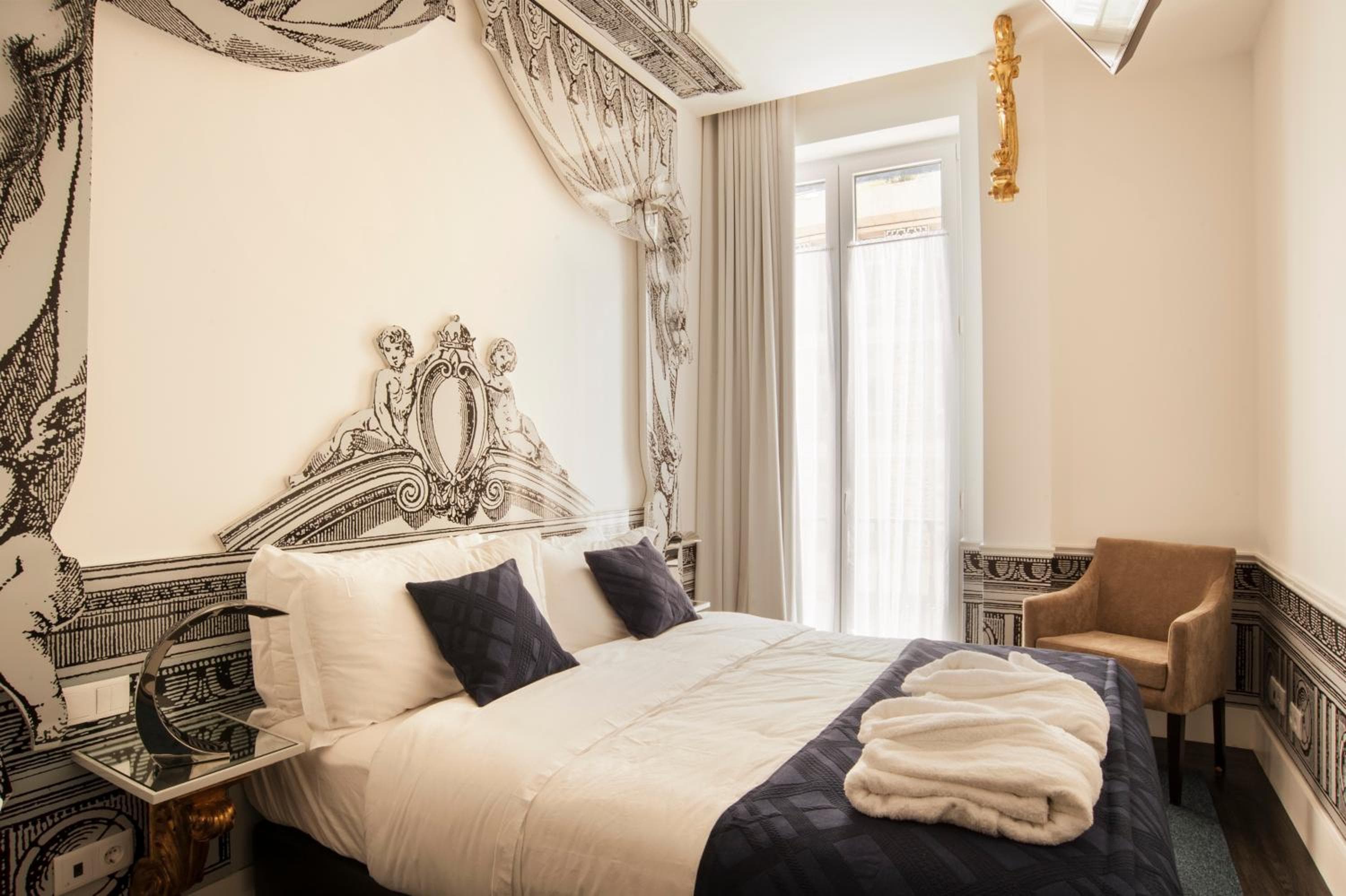 Teatro Boutique Rooms & Suites — 9