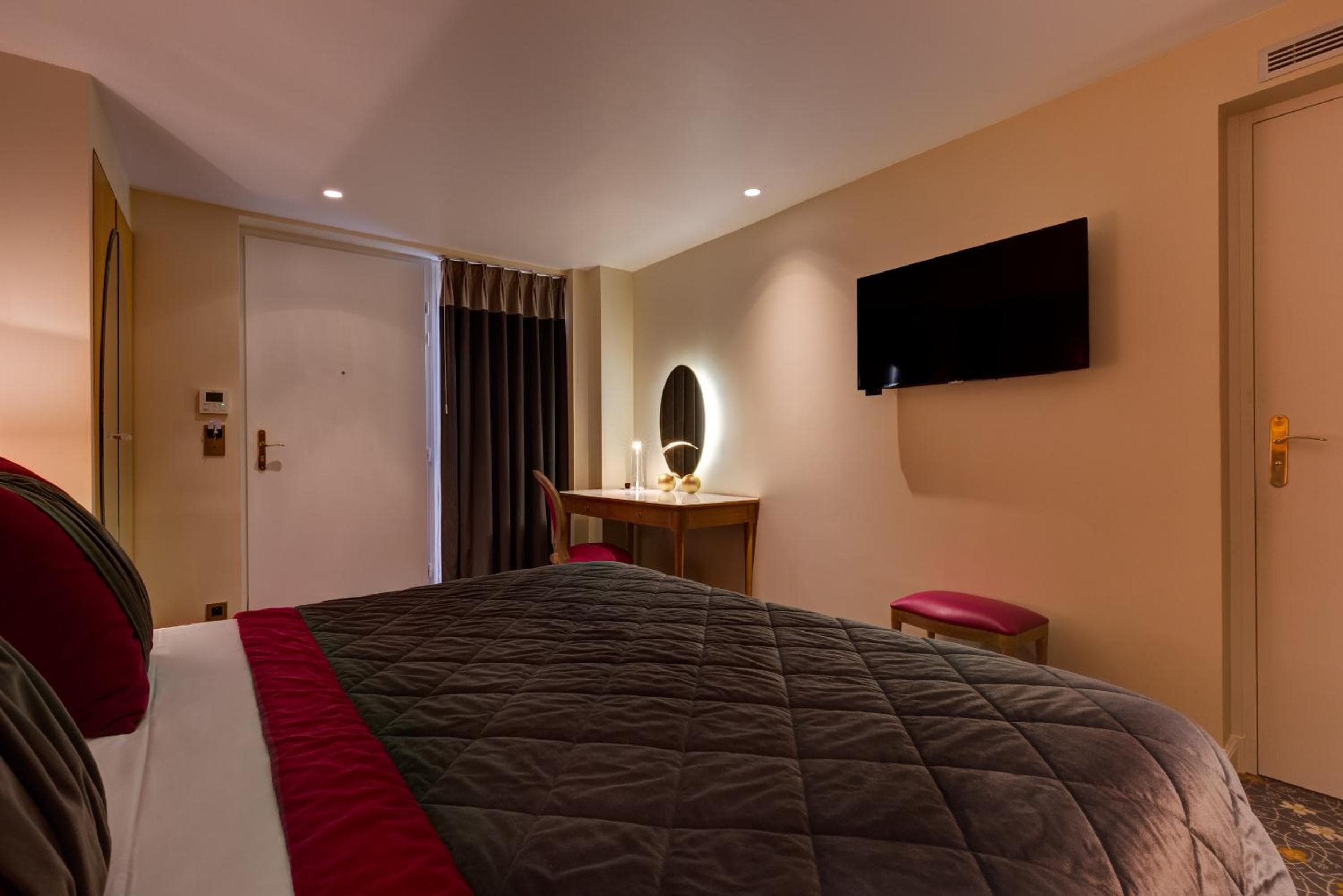 Hotel Muguet — 12