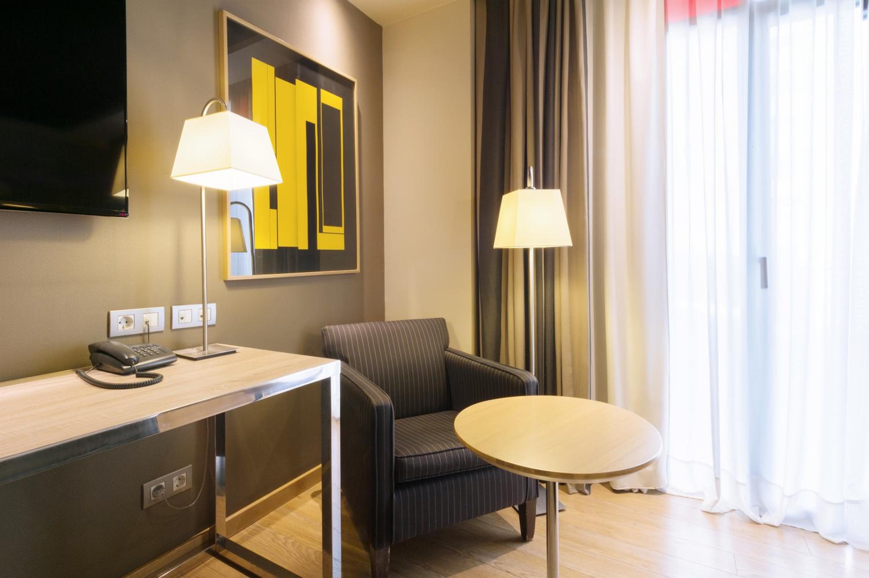 Hotel Jazz — 13