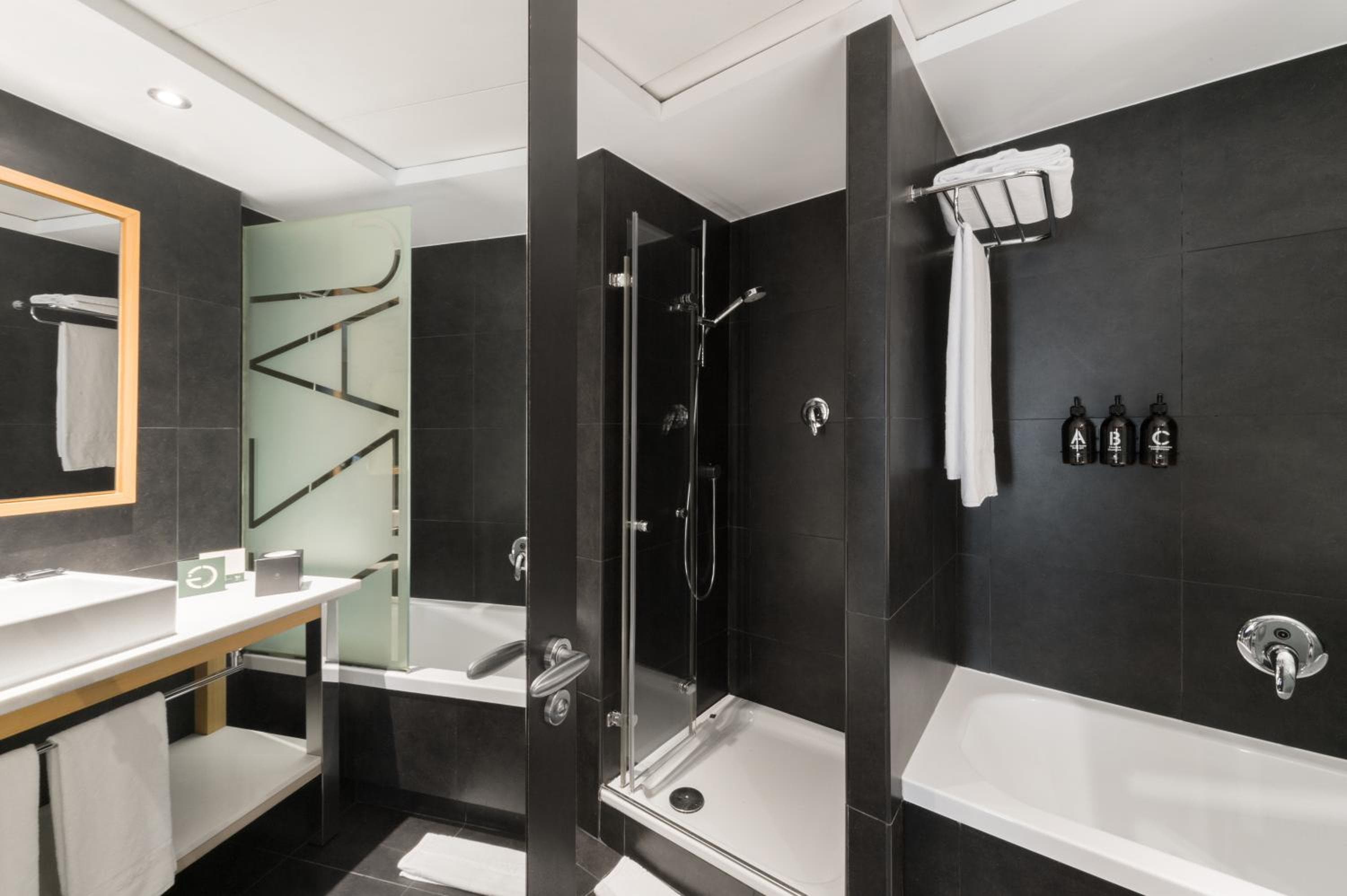 Hotel Jazz — 11