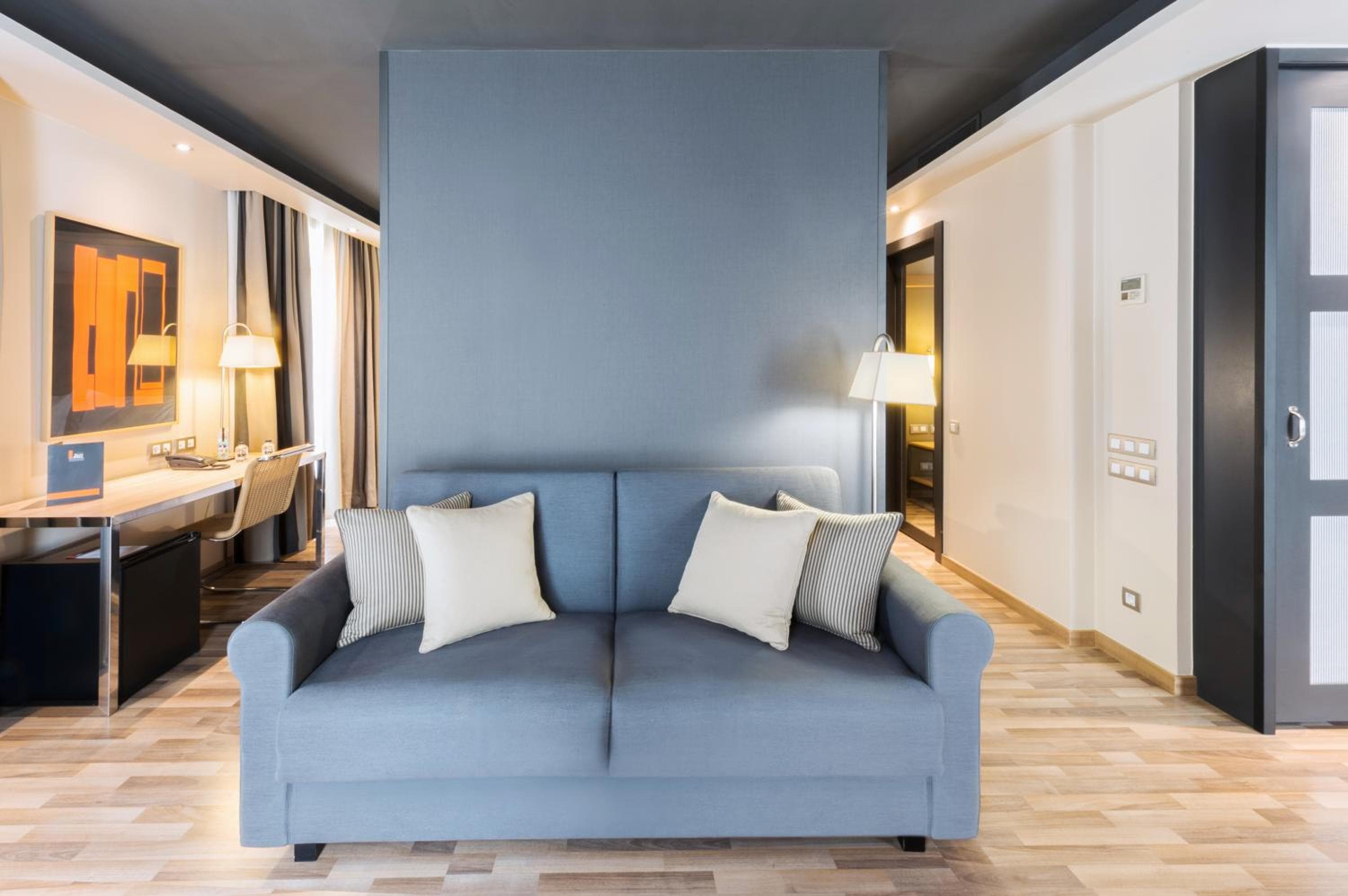 Hotel Jazz — 12