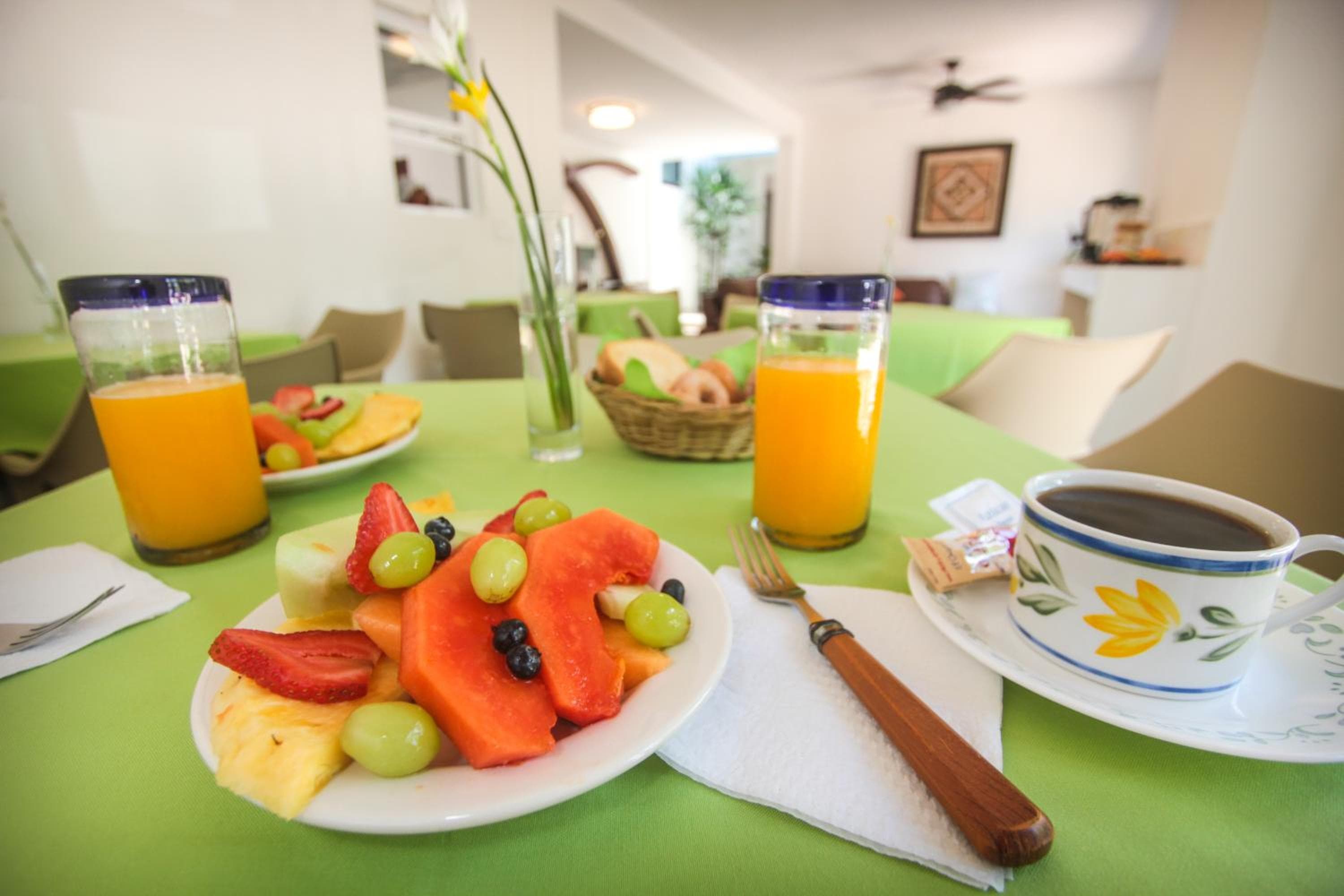 Hotel Los Girasoles — 17