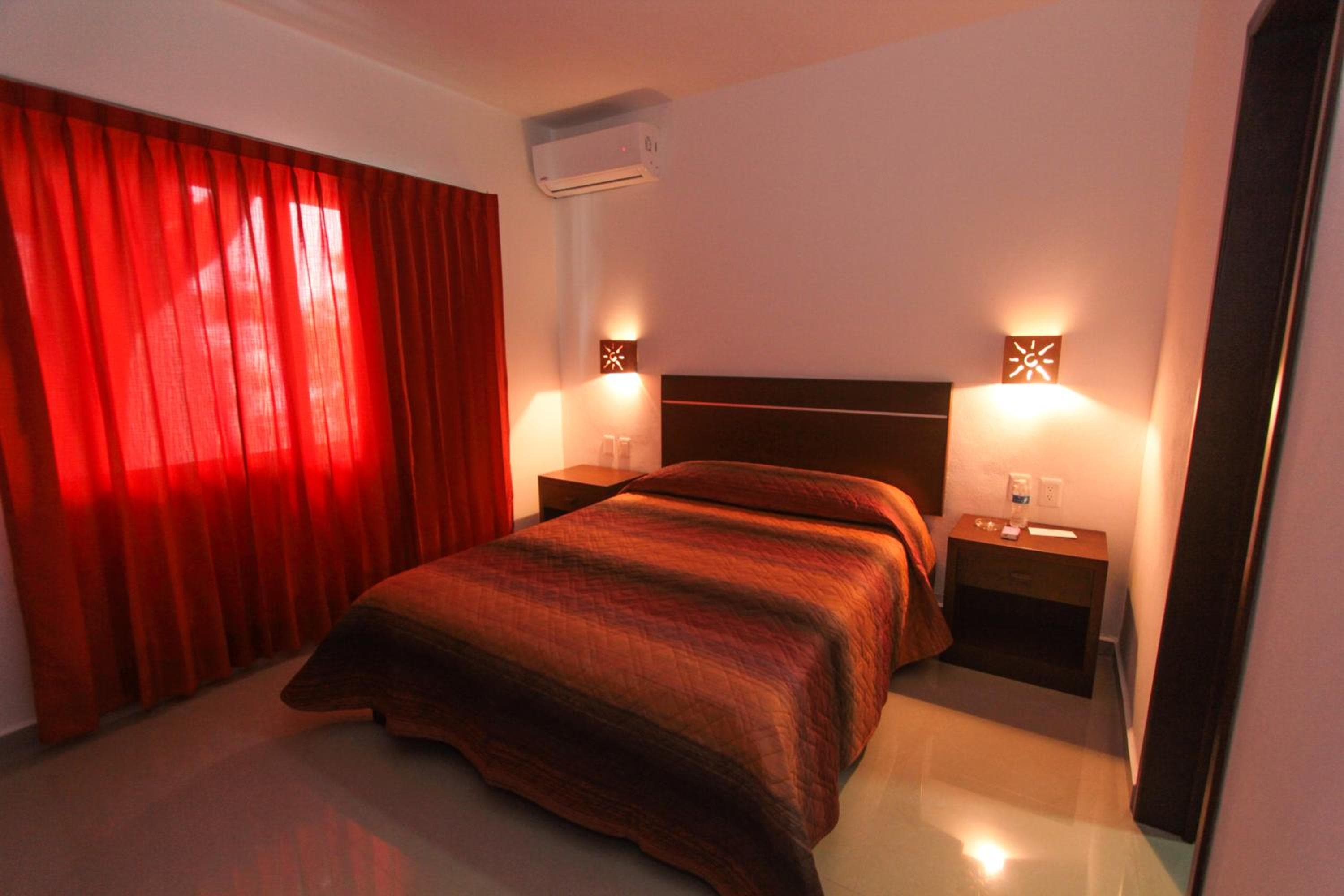 Hotel Los Girasoles — 22
