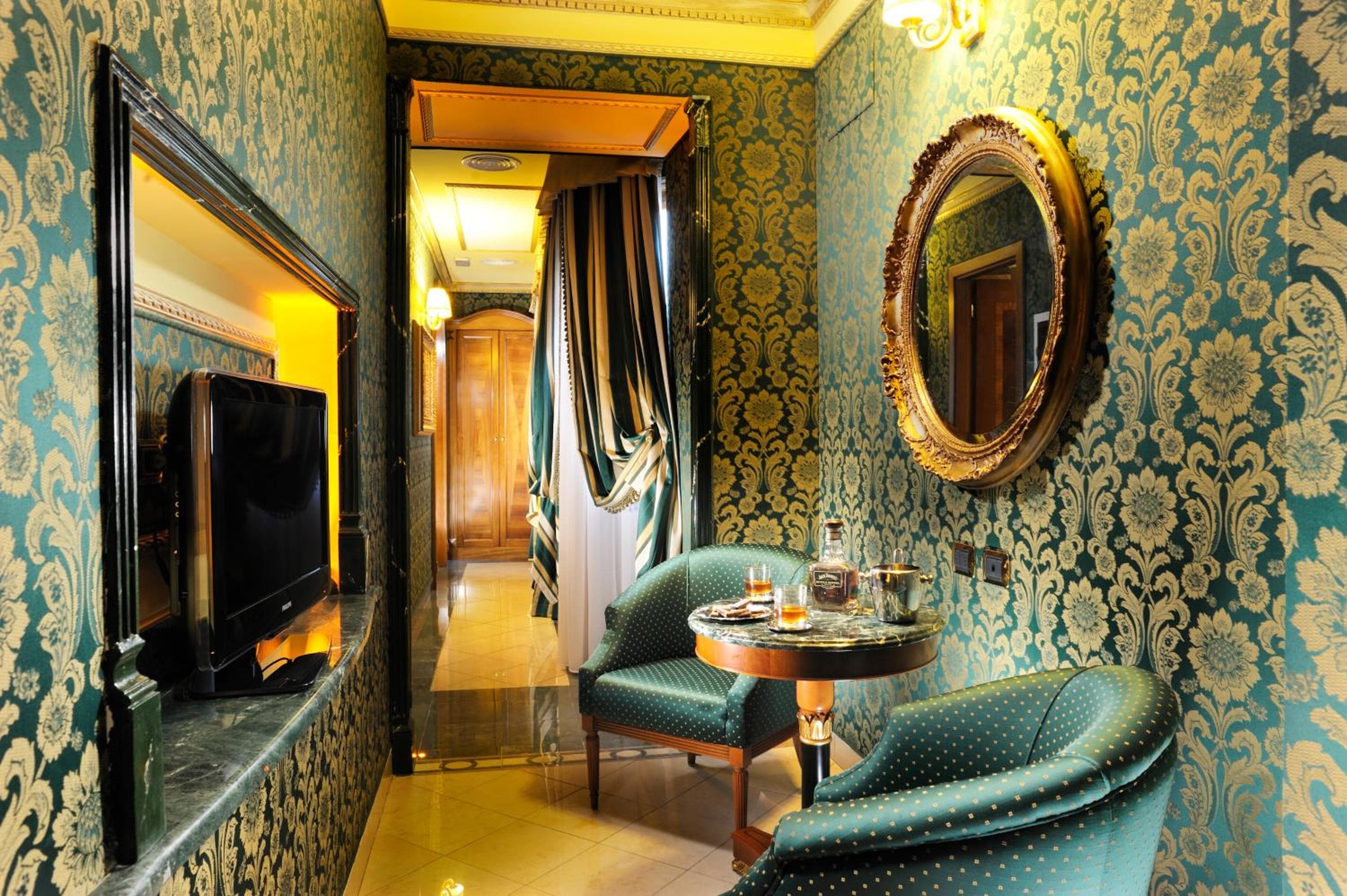 Hotel Manfredi Suite In Rome — 2