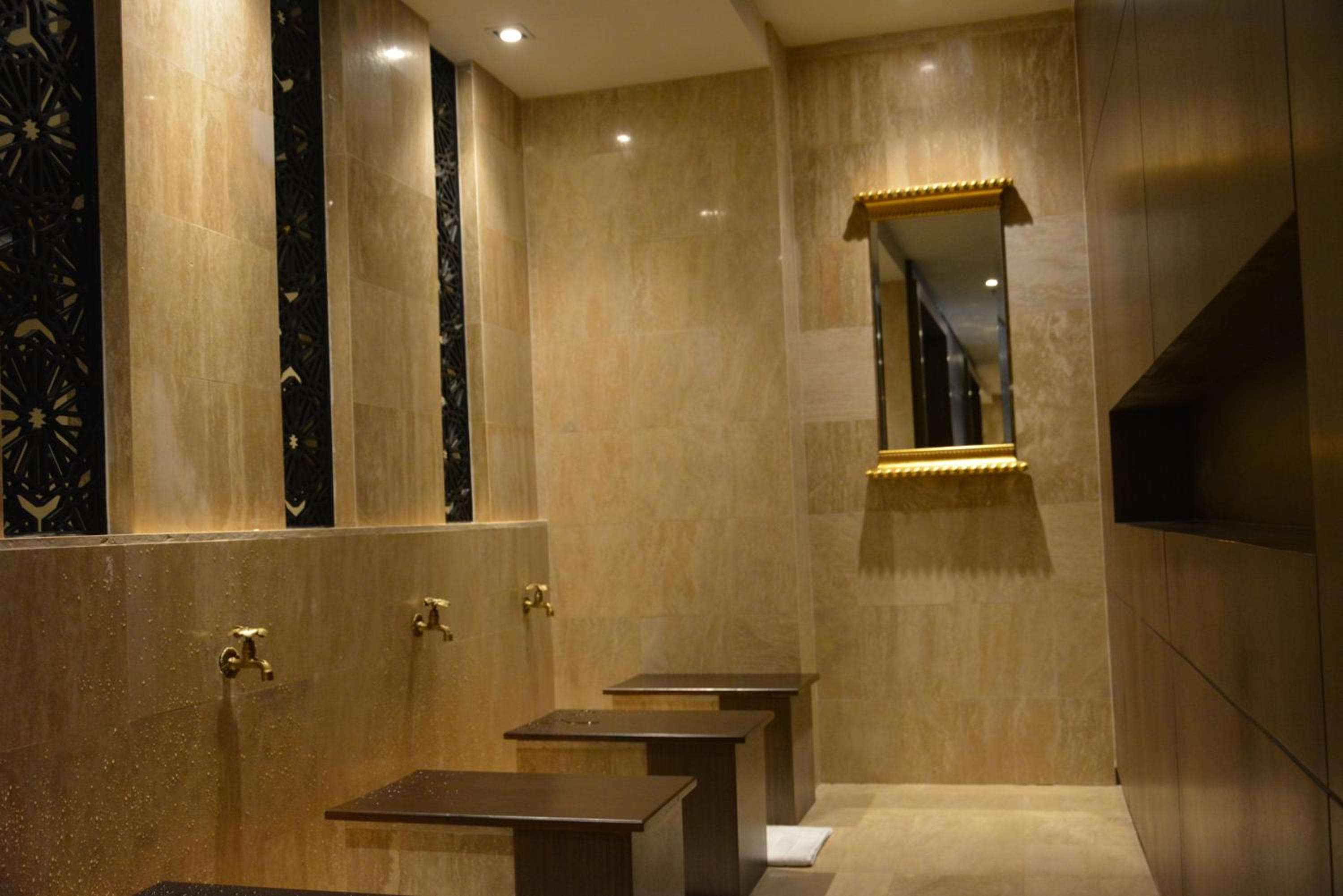 Al Meroz Hotel Bangkok - The Leading Halal Hotel — 13