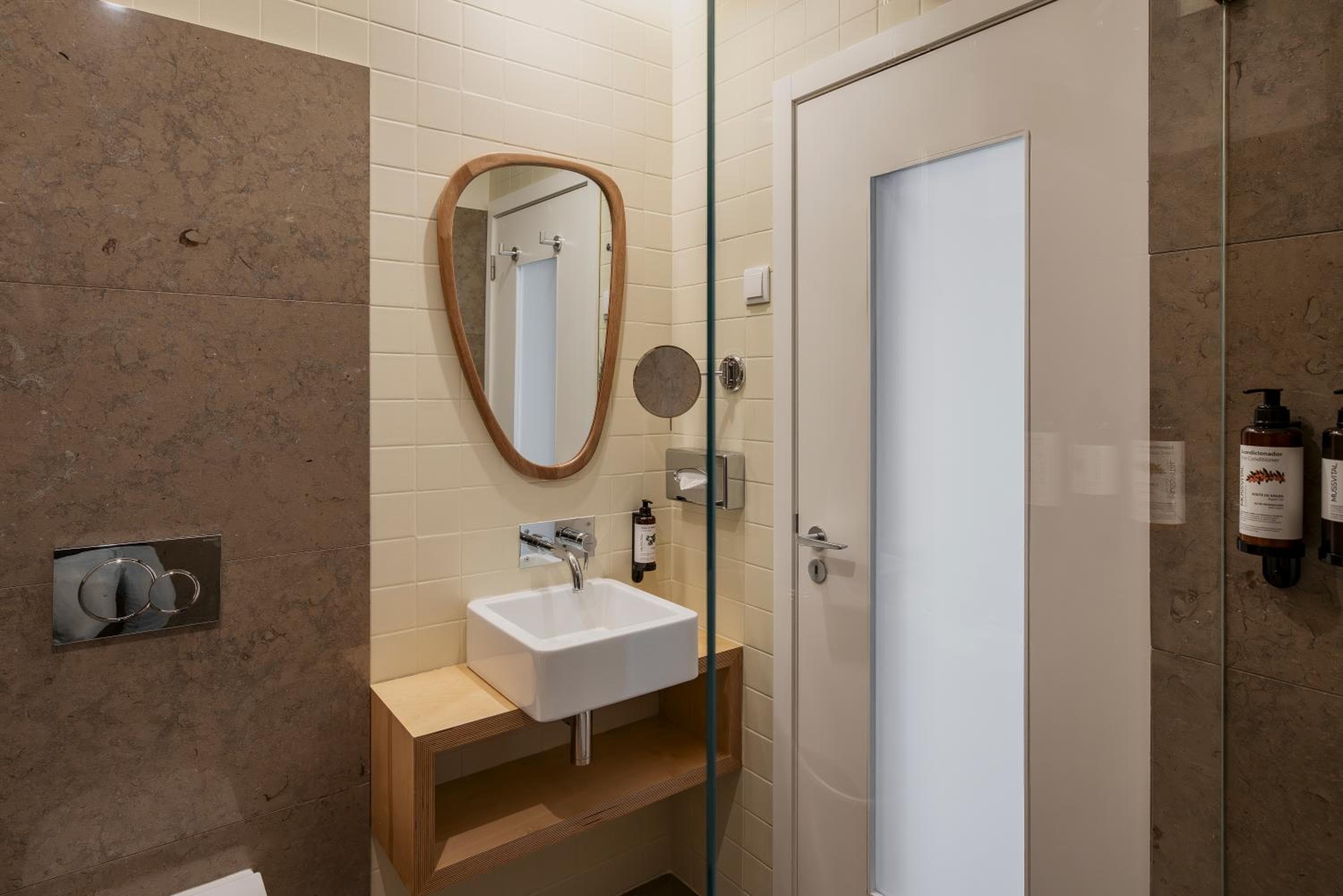 Vincci Baixa Suites Apartments — 5