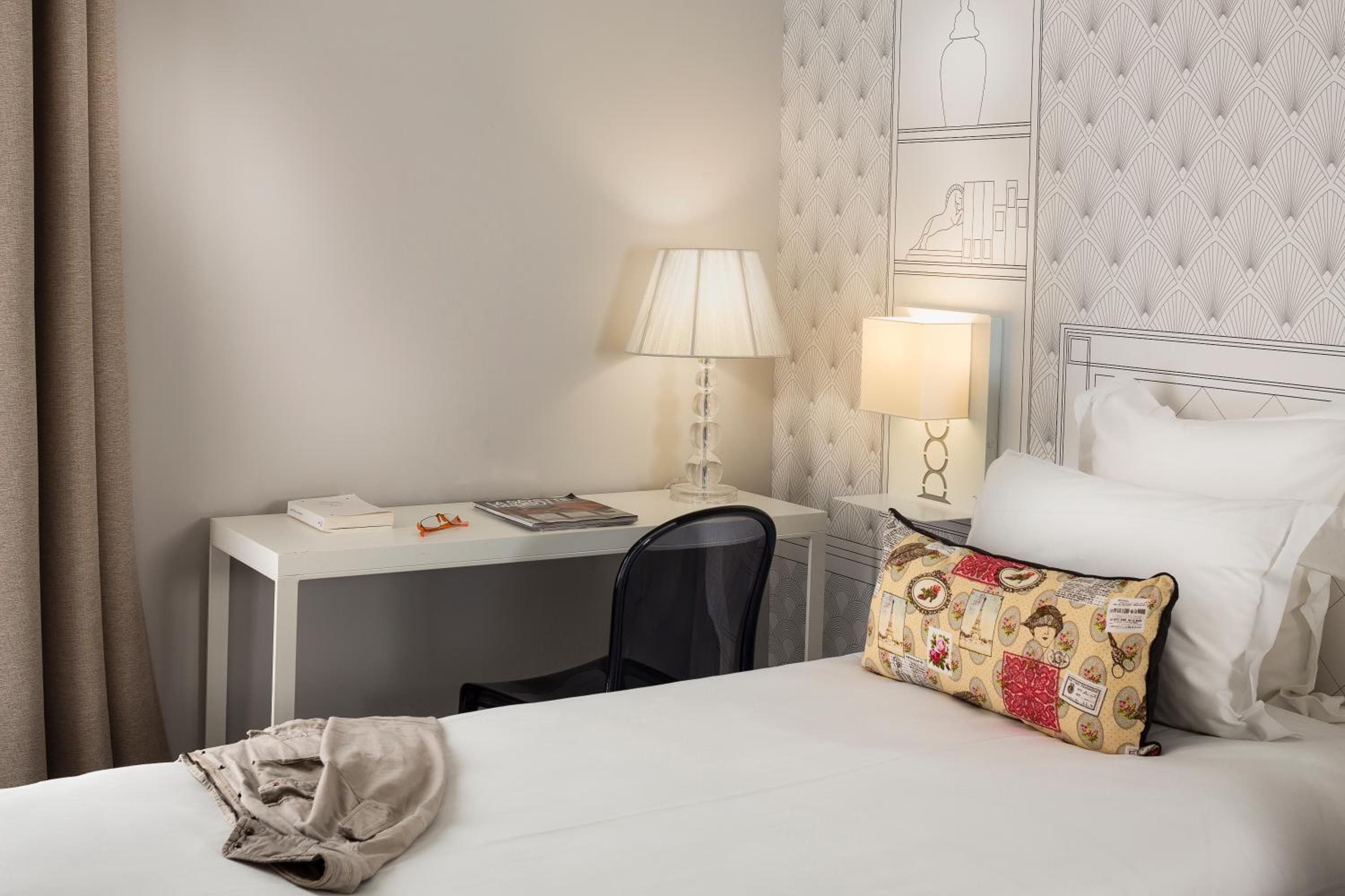 Hotel Paris Vaugirard — 14
