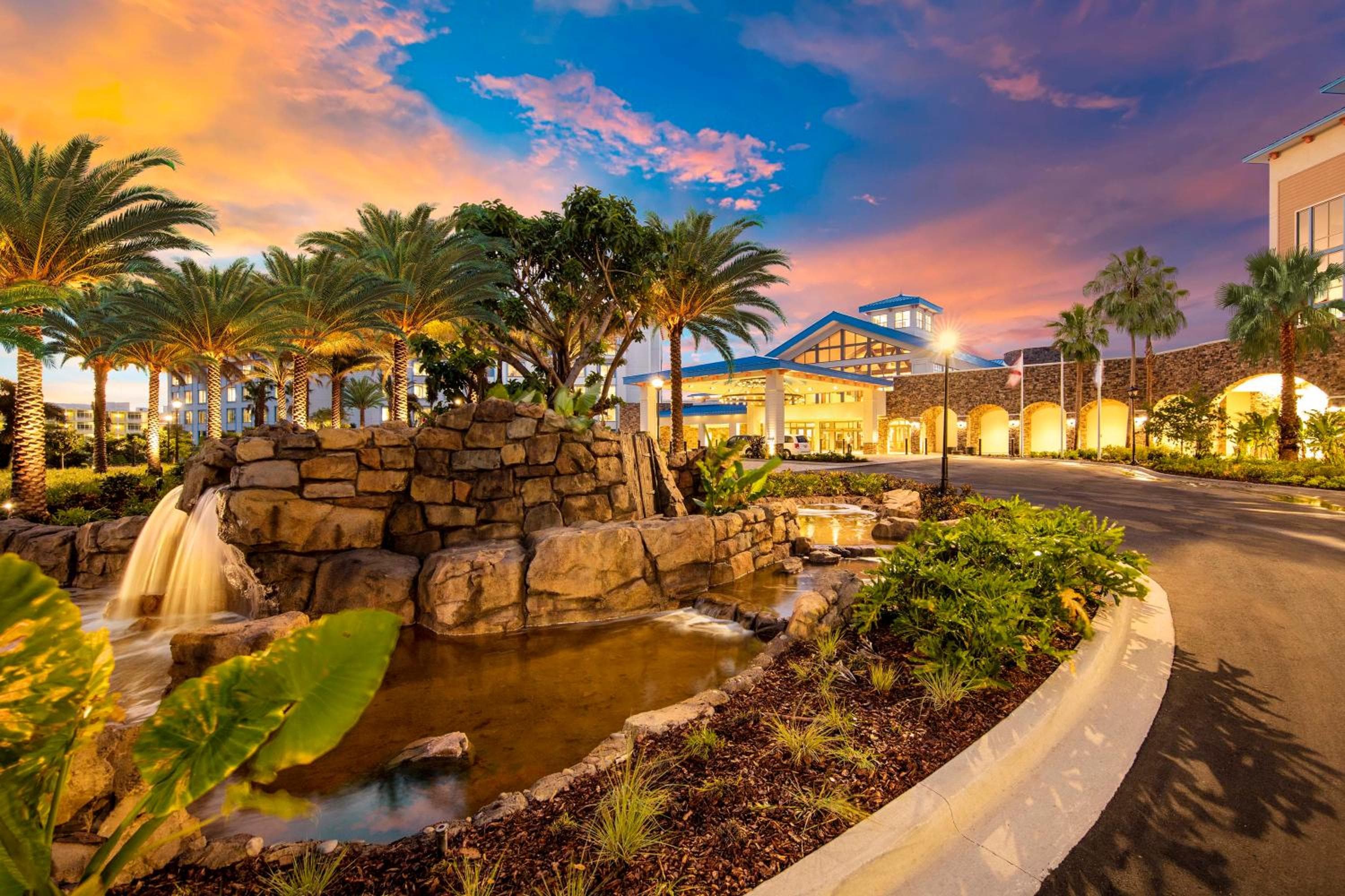 Universal's Loews Sapphire Falls Resort — 10
