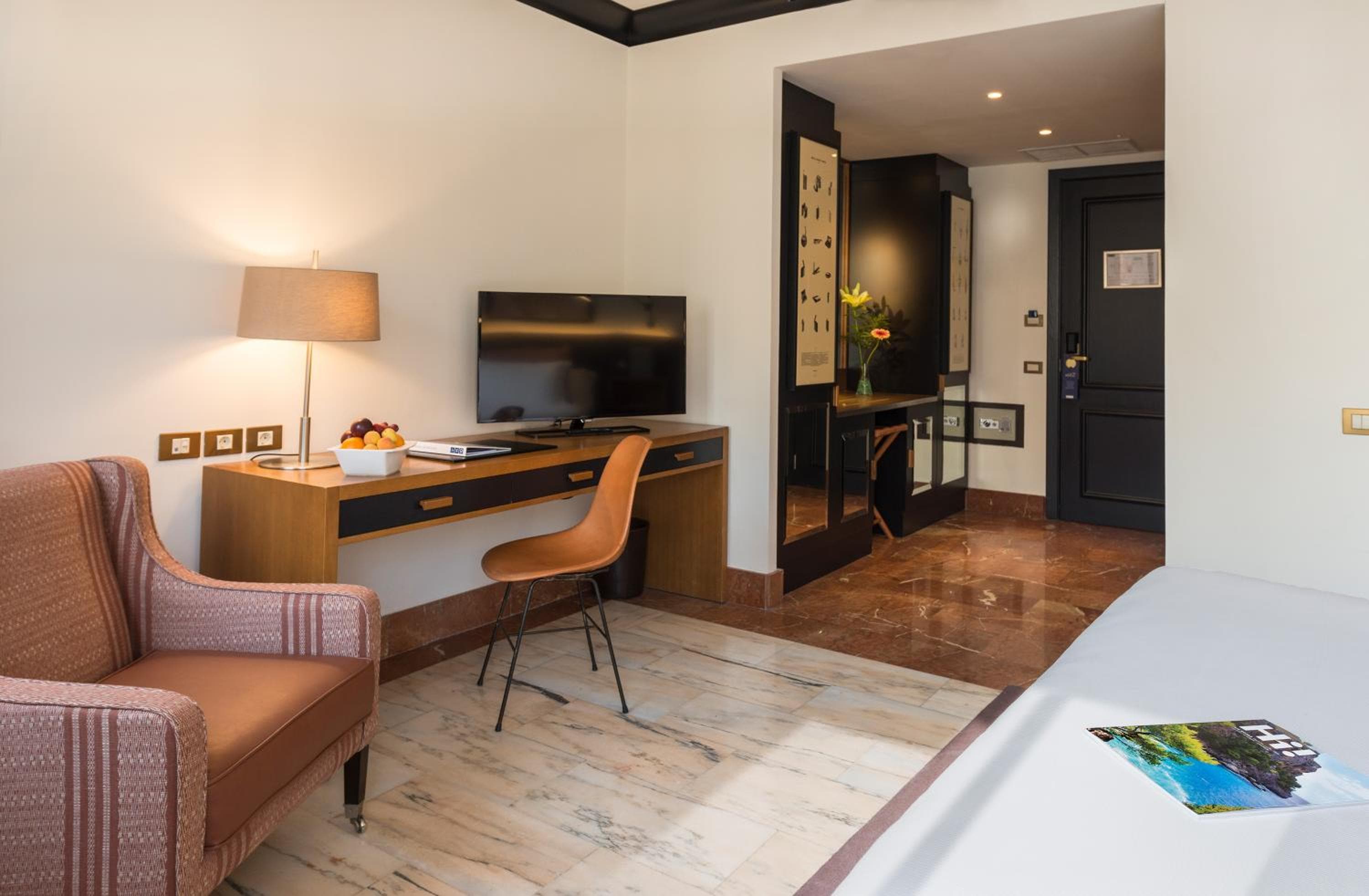 H10 Tribeca — 15