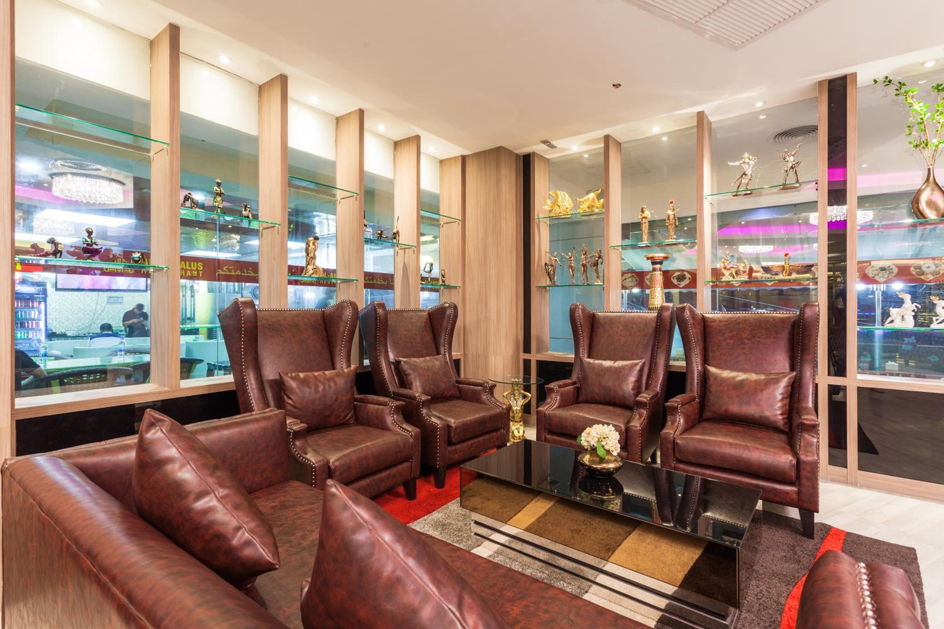 Grand 5 Hotel & Plaza Sukhumvit Bangkok — 25