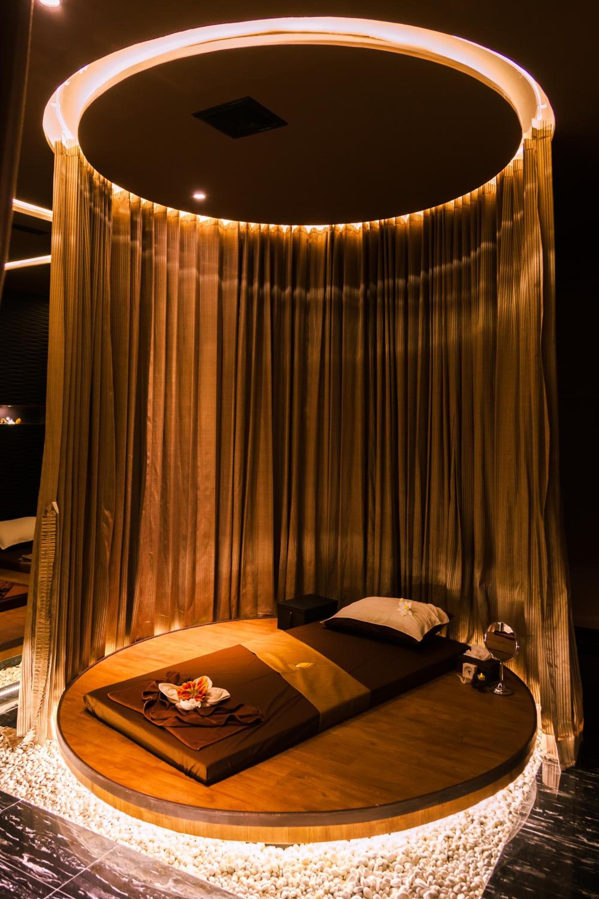Grand 5 Hotel & Plaza Sukhumvit Bangkok — 14