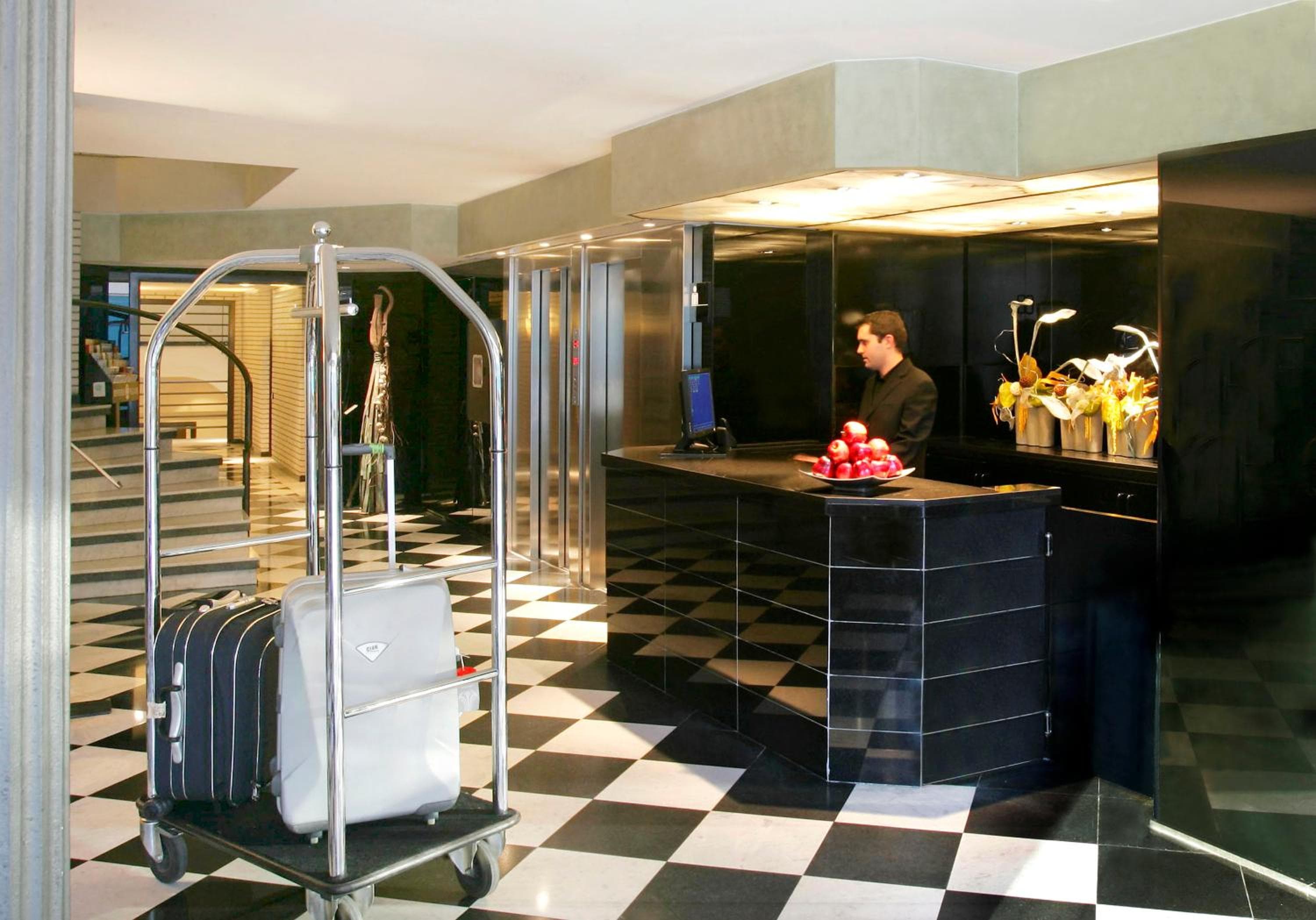 Hotel Gran Derby Suites, un piccolo hotel di lusso nel mondo — 12