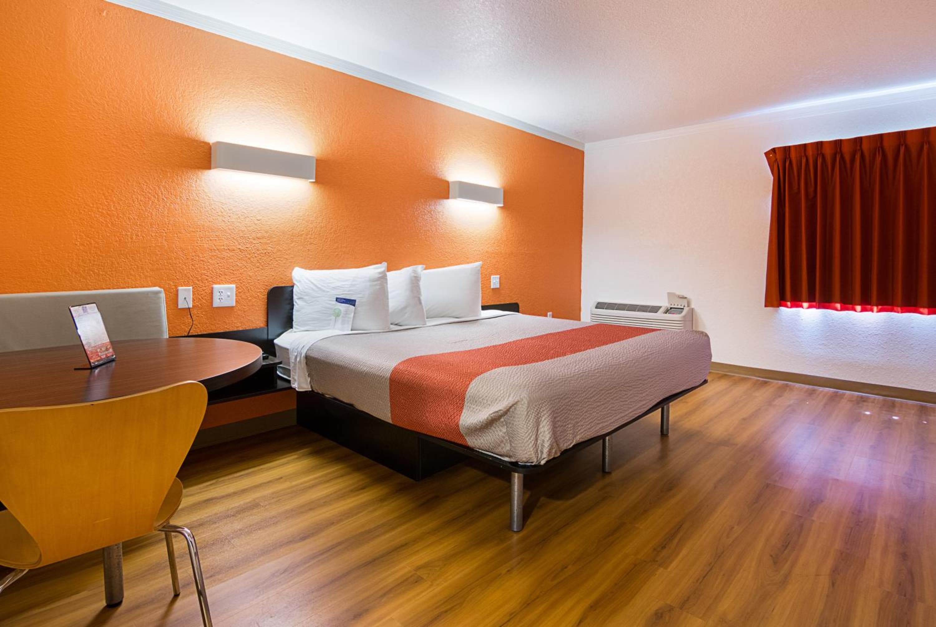 Motel 6-Tampa, FL - Fairgrounds — 19