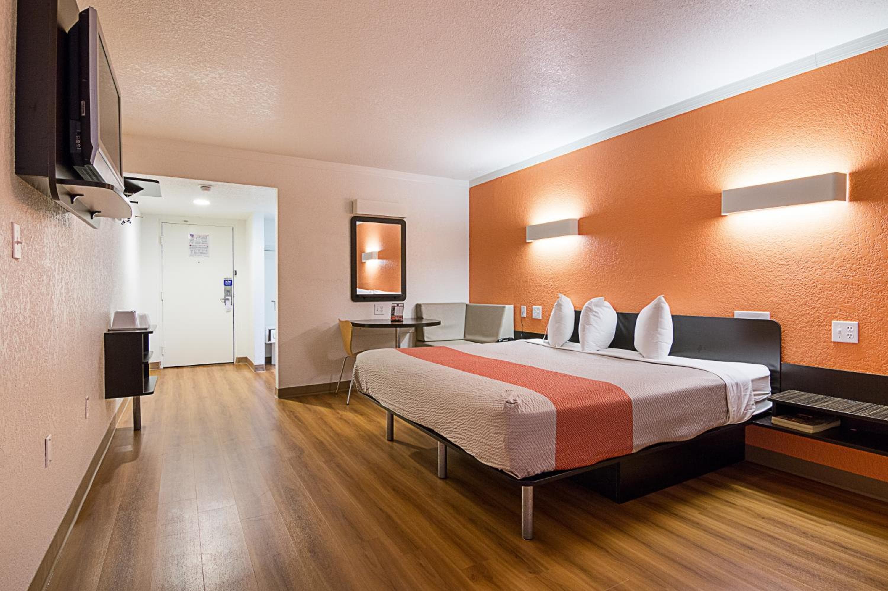 Motel 6-Tampa, FL - Fairgrounds — 20