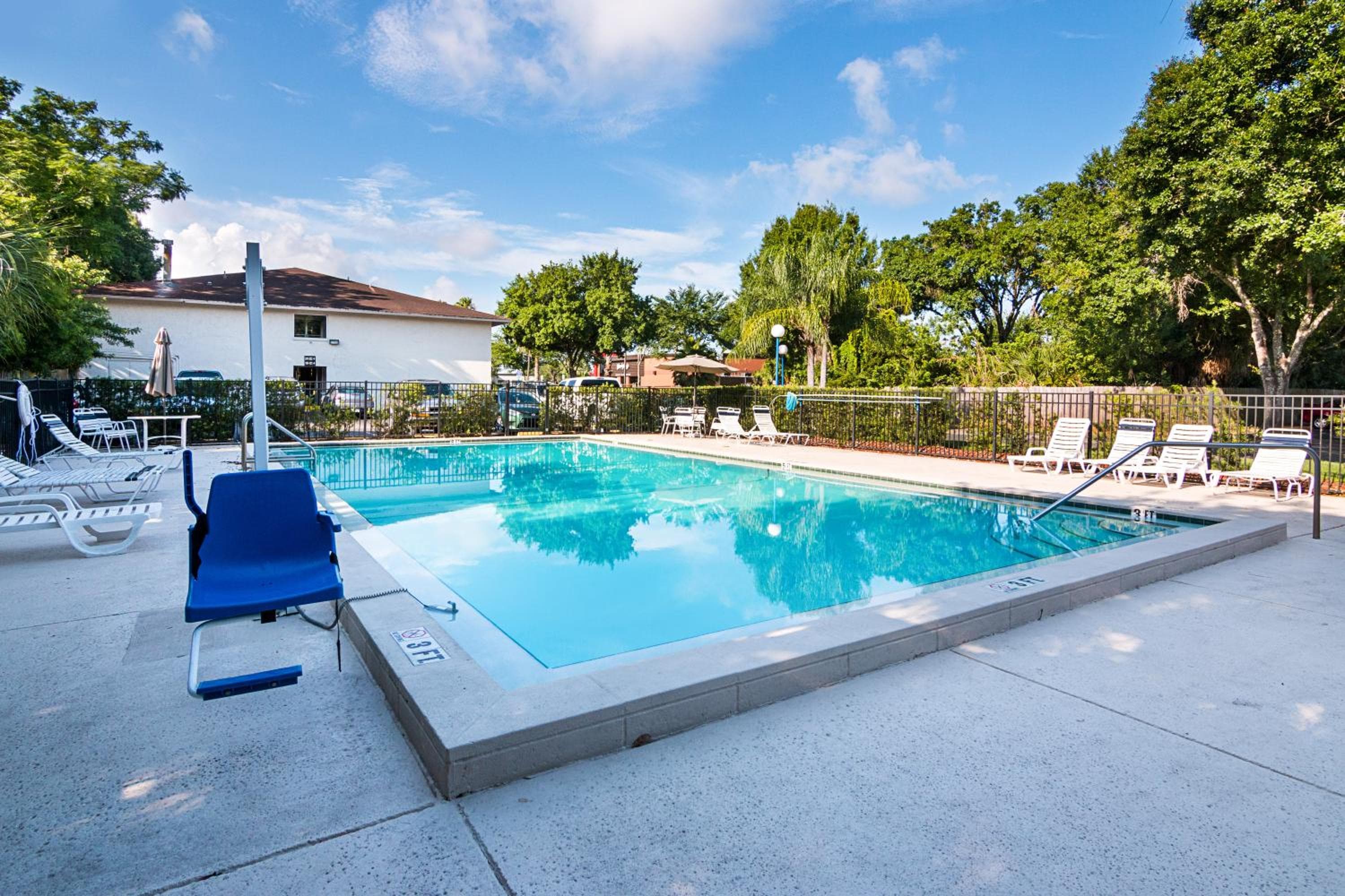 Motel 6-Tampa, FL - Fairgrounds — 8