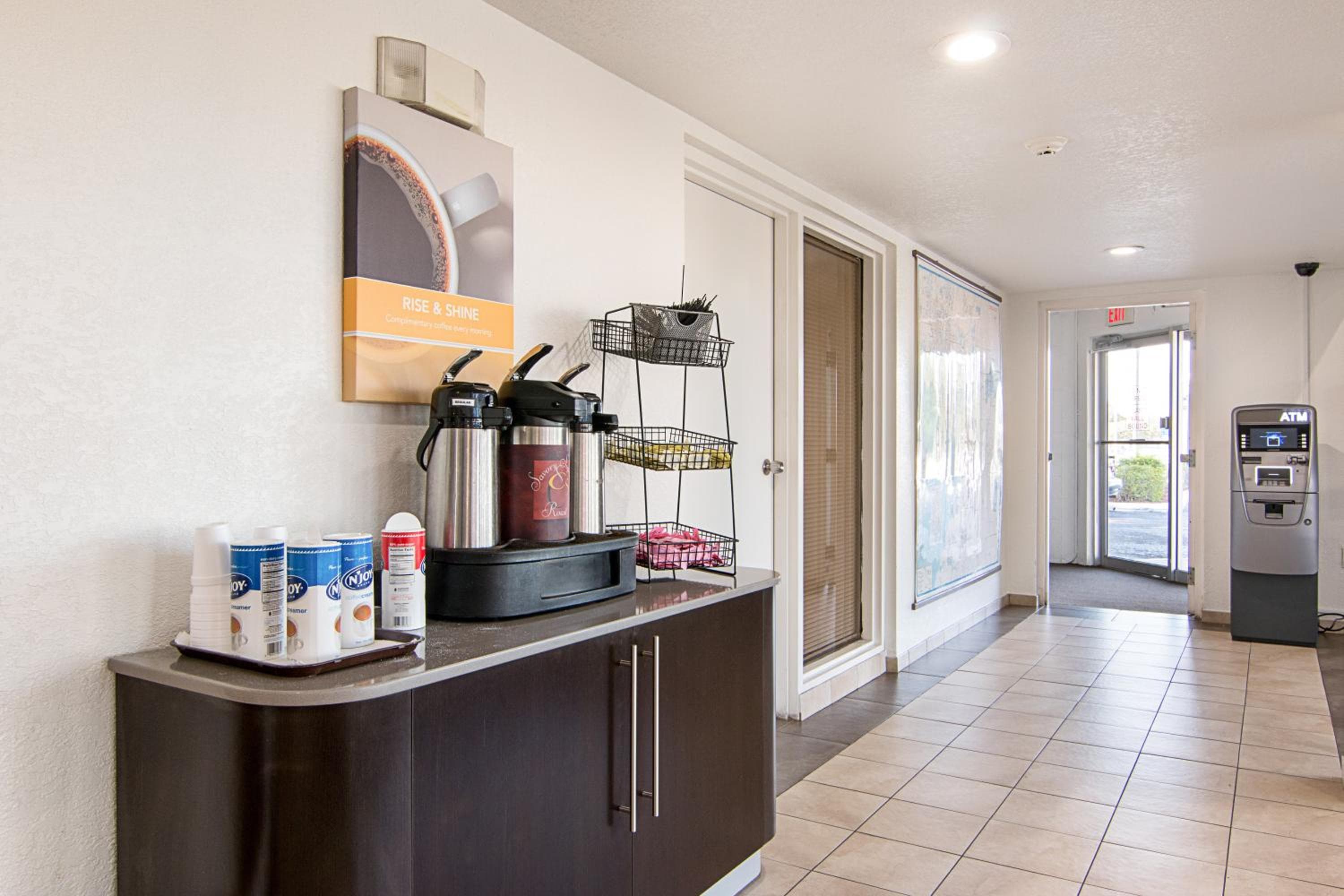 Motel 6-Tampa, FL - Fairgrounds — 14