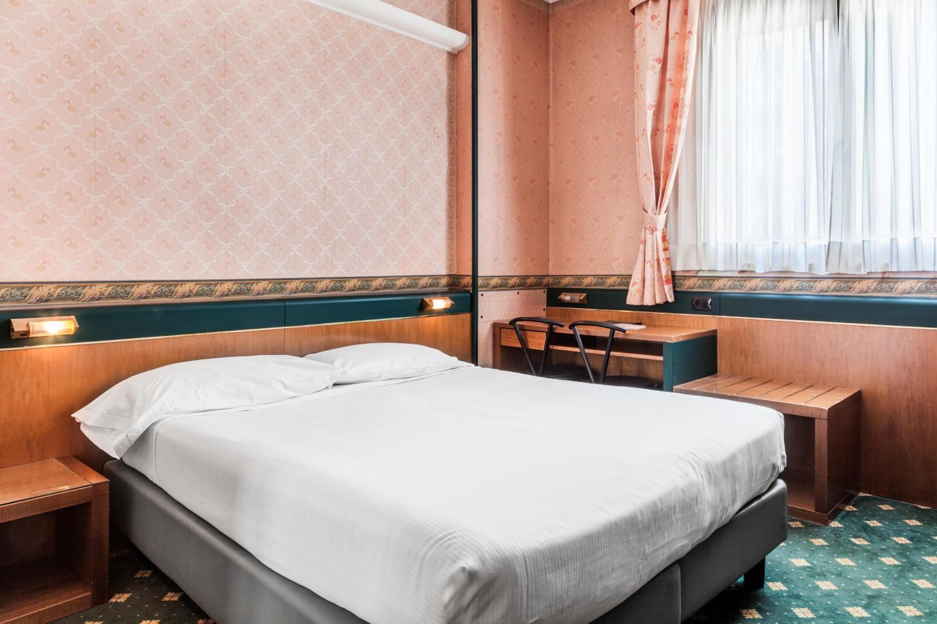 Hotel Des Etrangers — 27