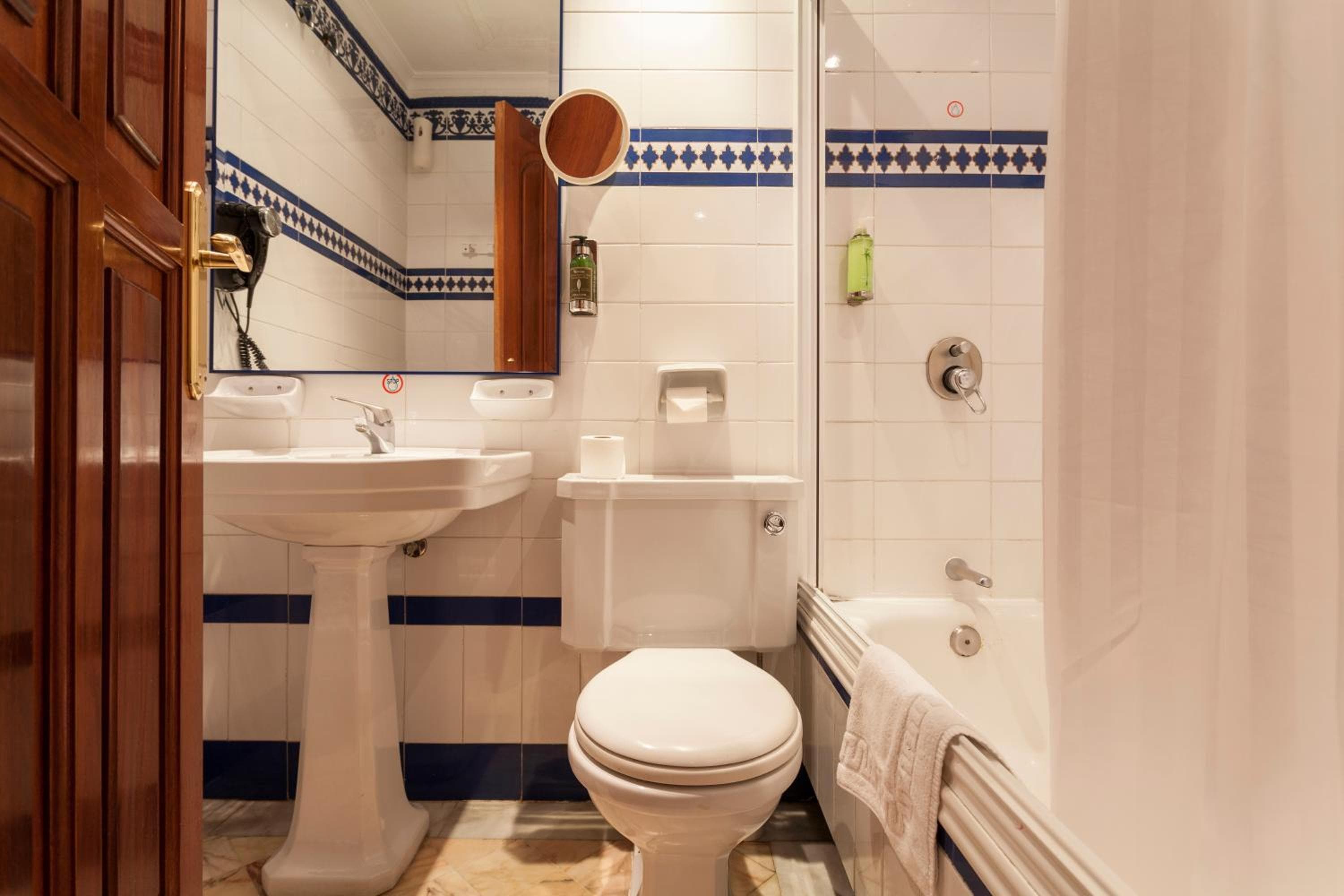 Hotel Baco — 11