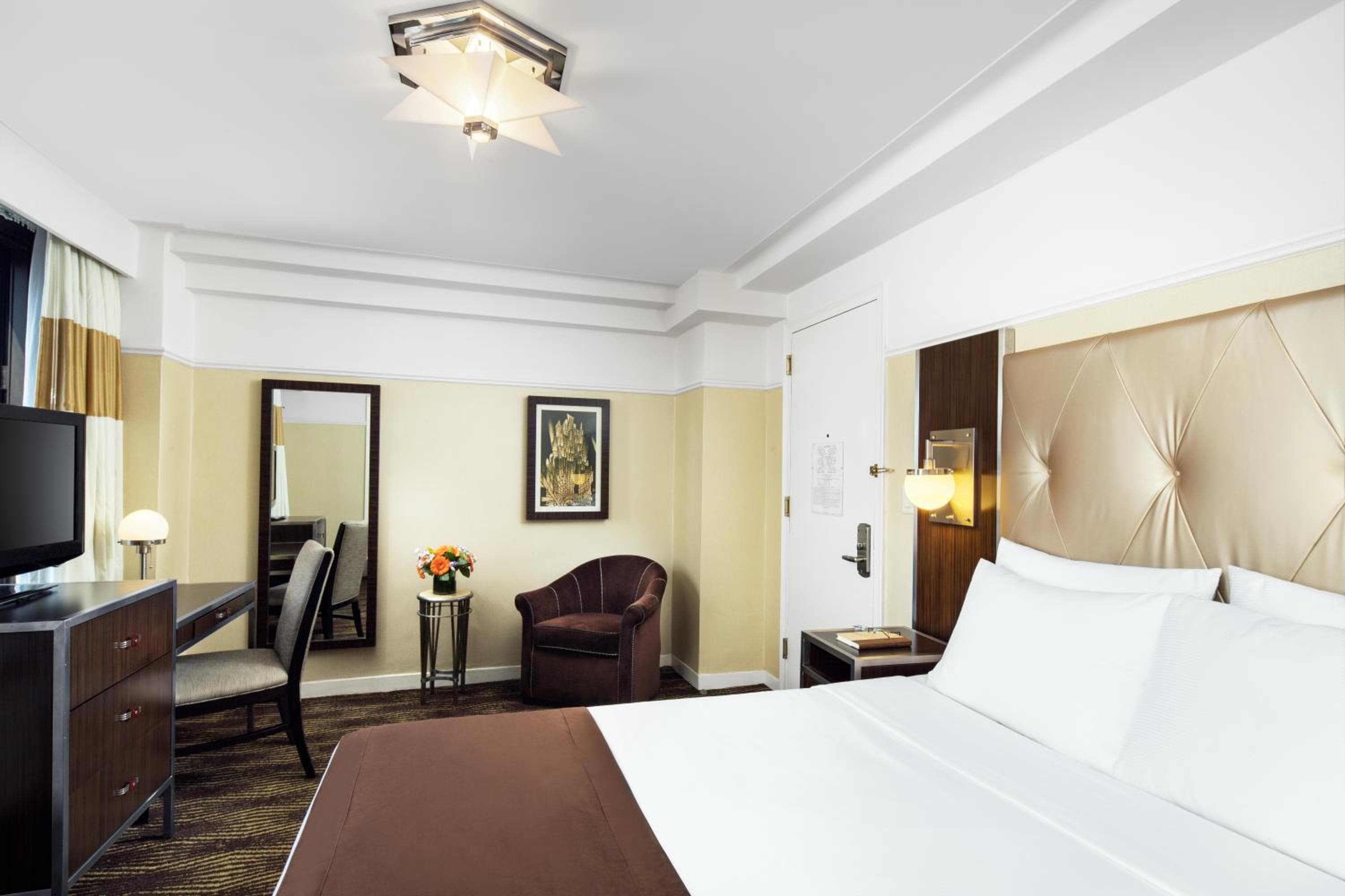 Il New Yorker, un Wyndham Hotel — 13