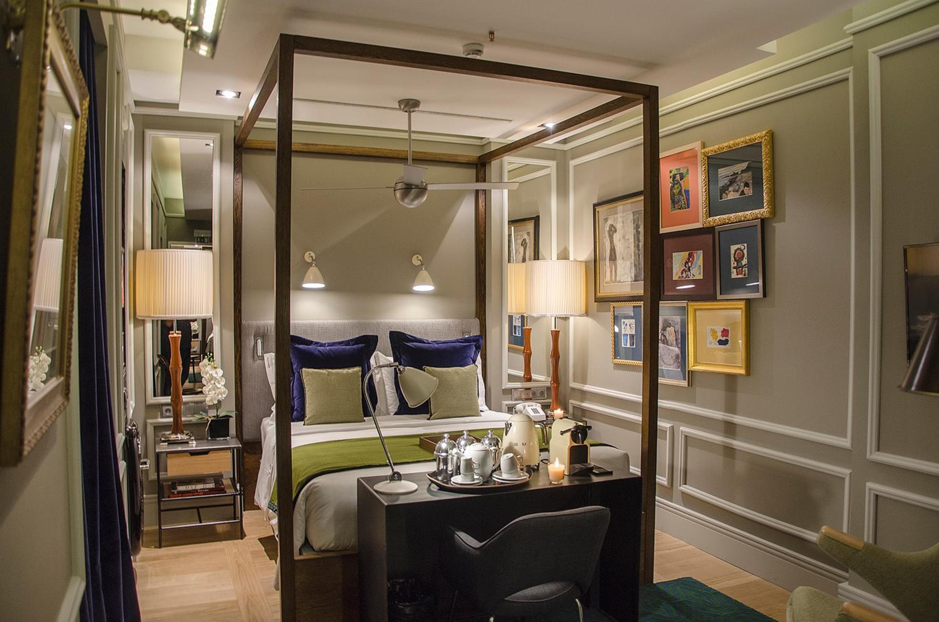 Browns Hotel Centrale — 7