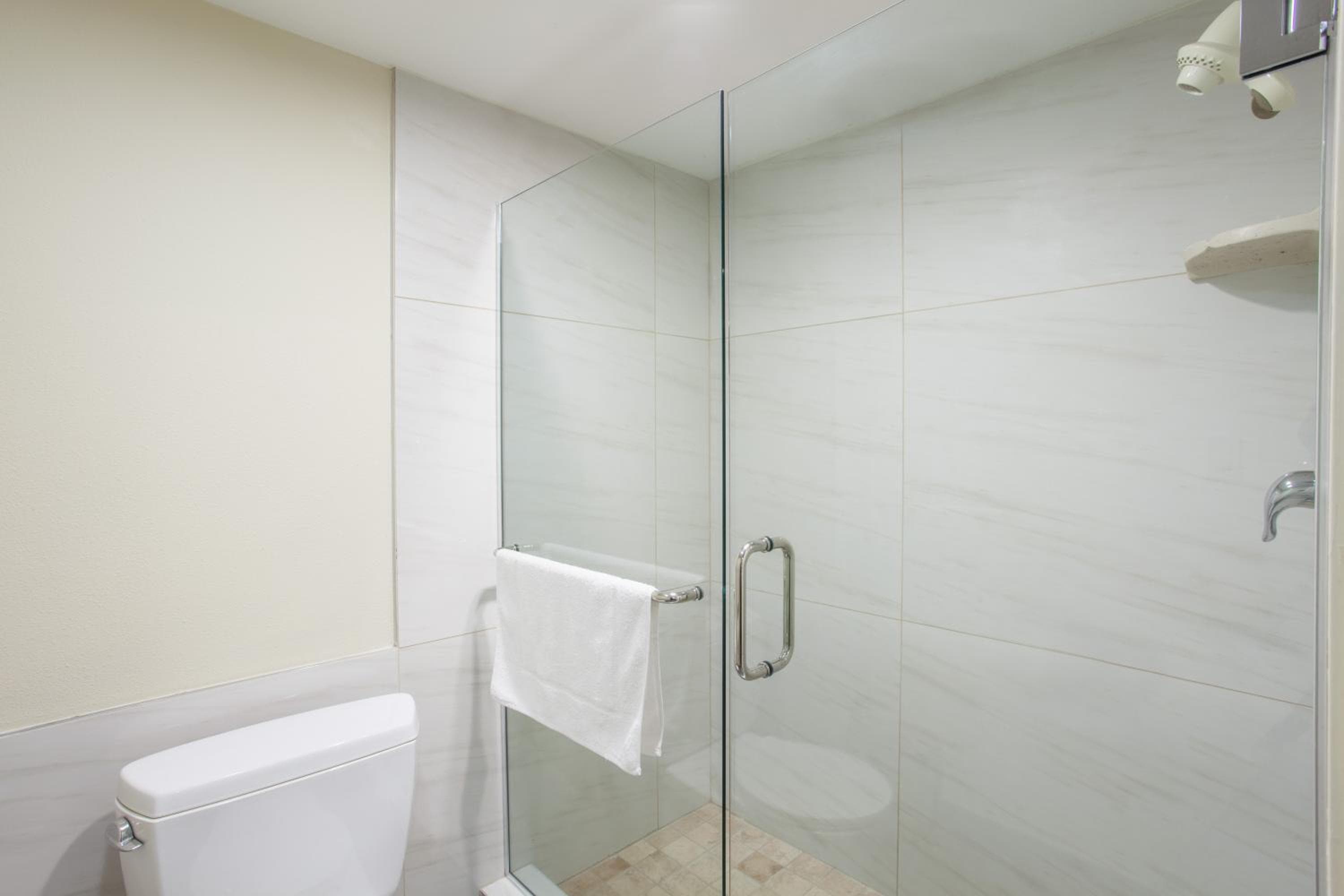 Ramada by Wyndham Culver City — 2