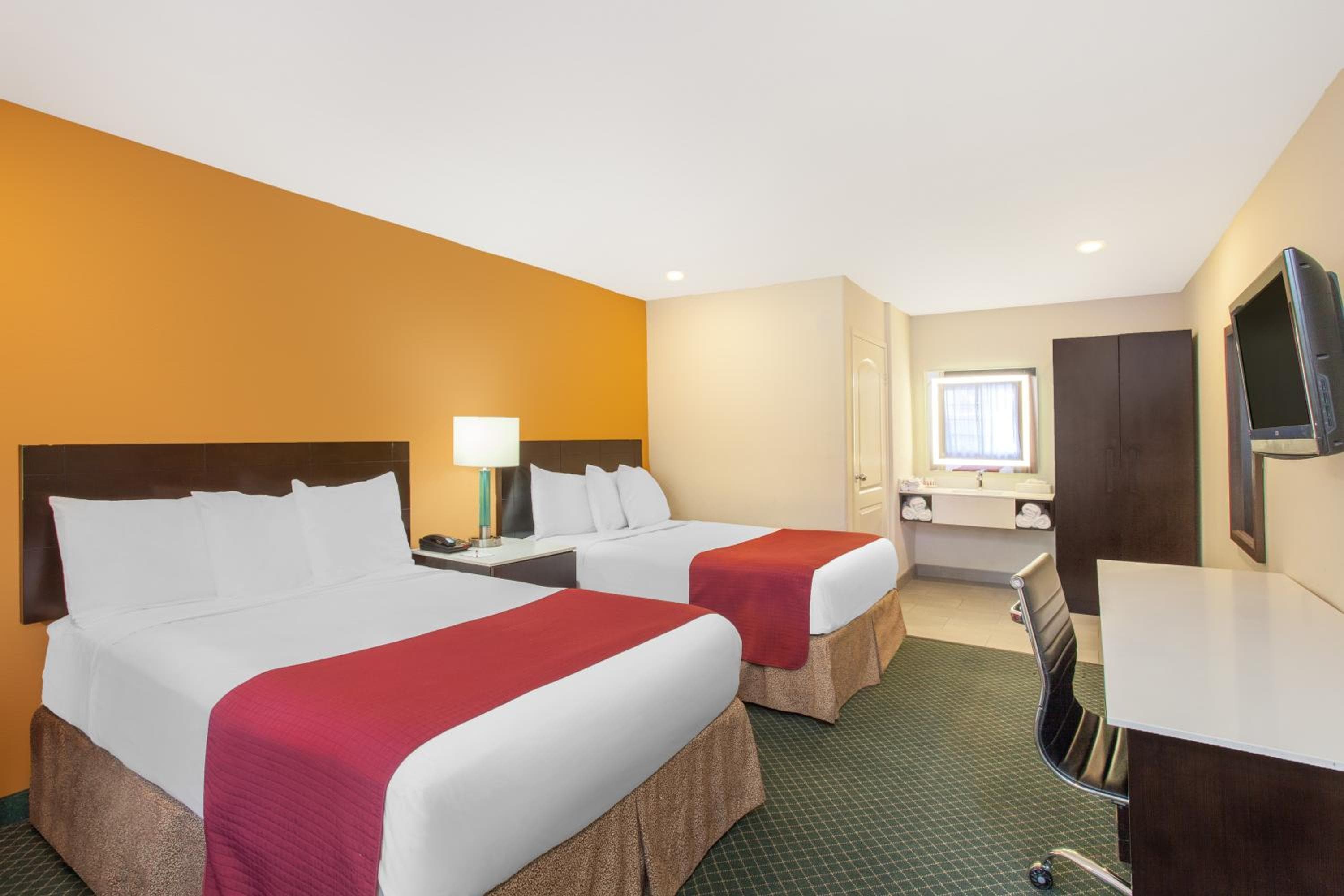 Ramada by Wyndham Culver City — 20