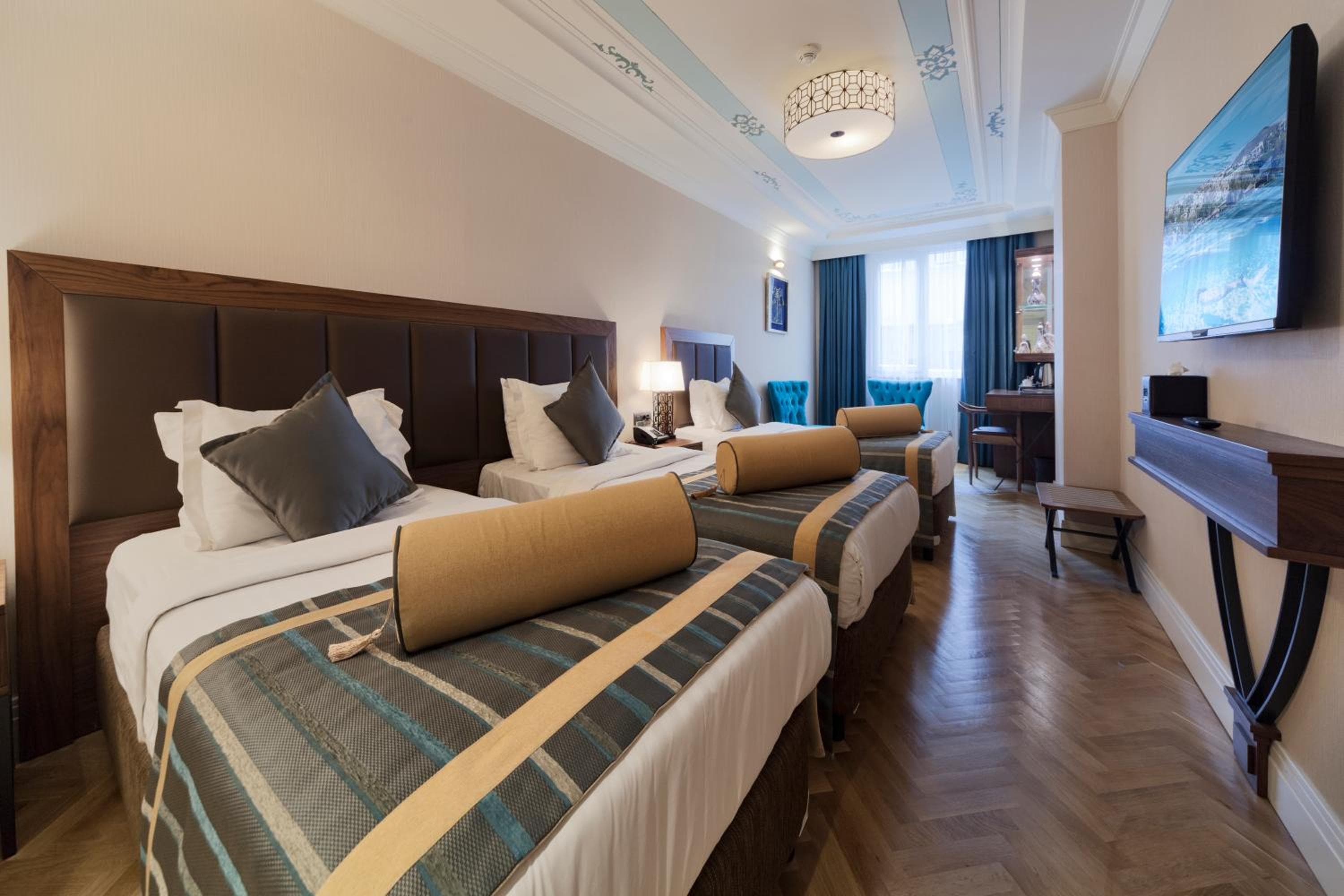 Golden Age Hotel Taksim — 18