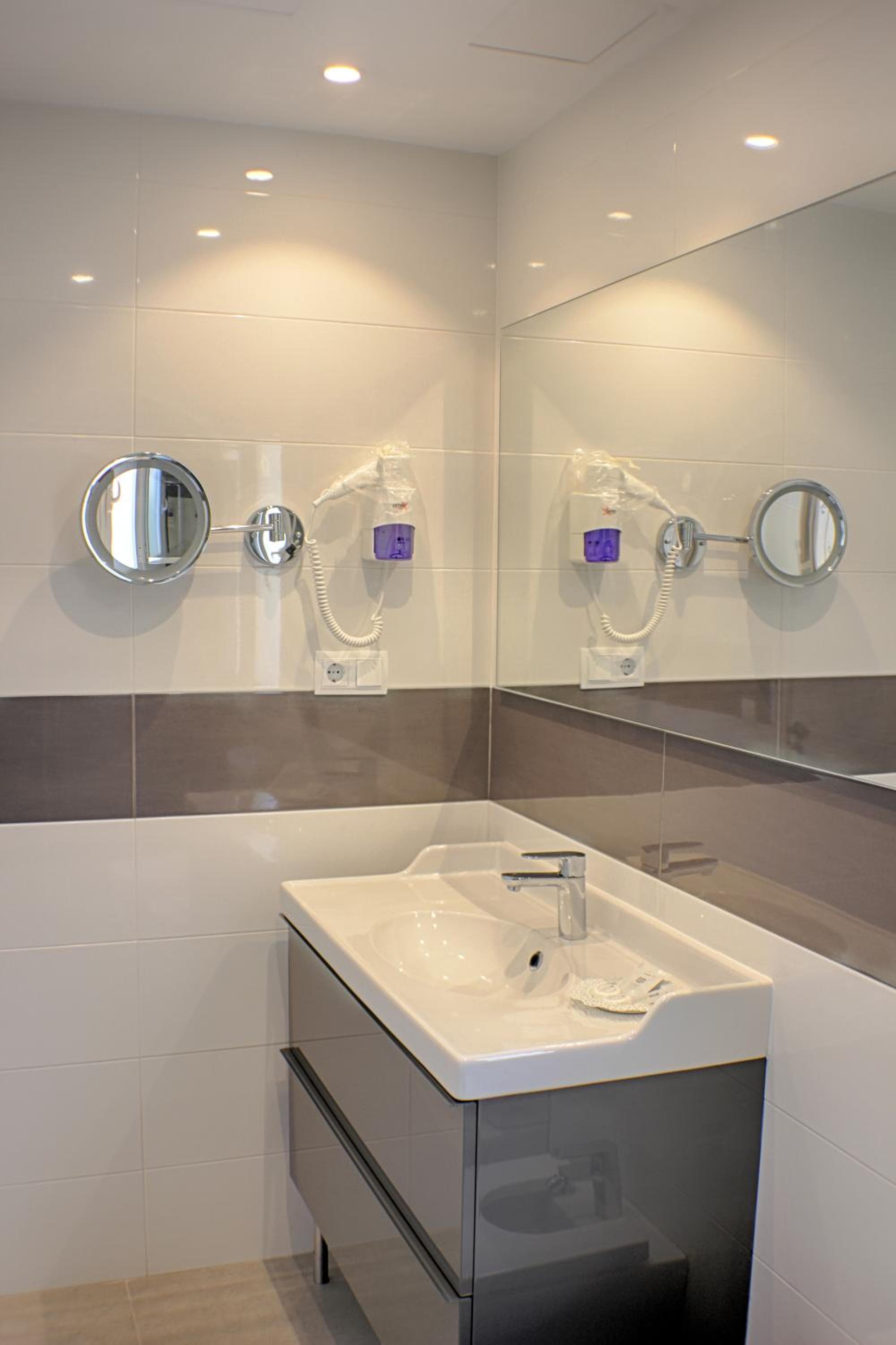 Hotel Malaga Picasso — 28