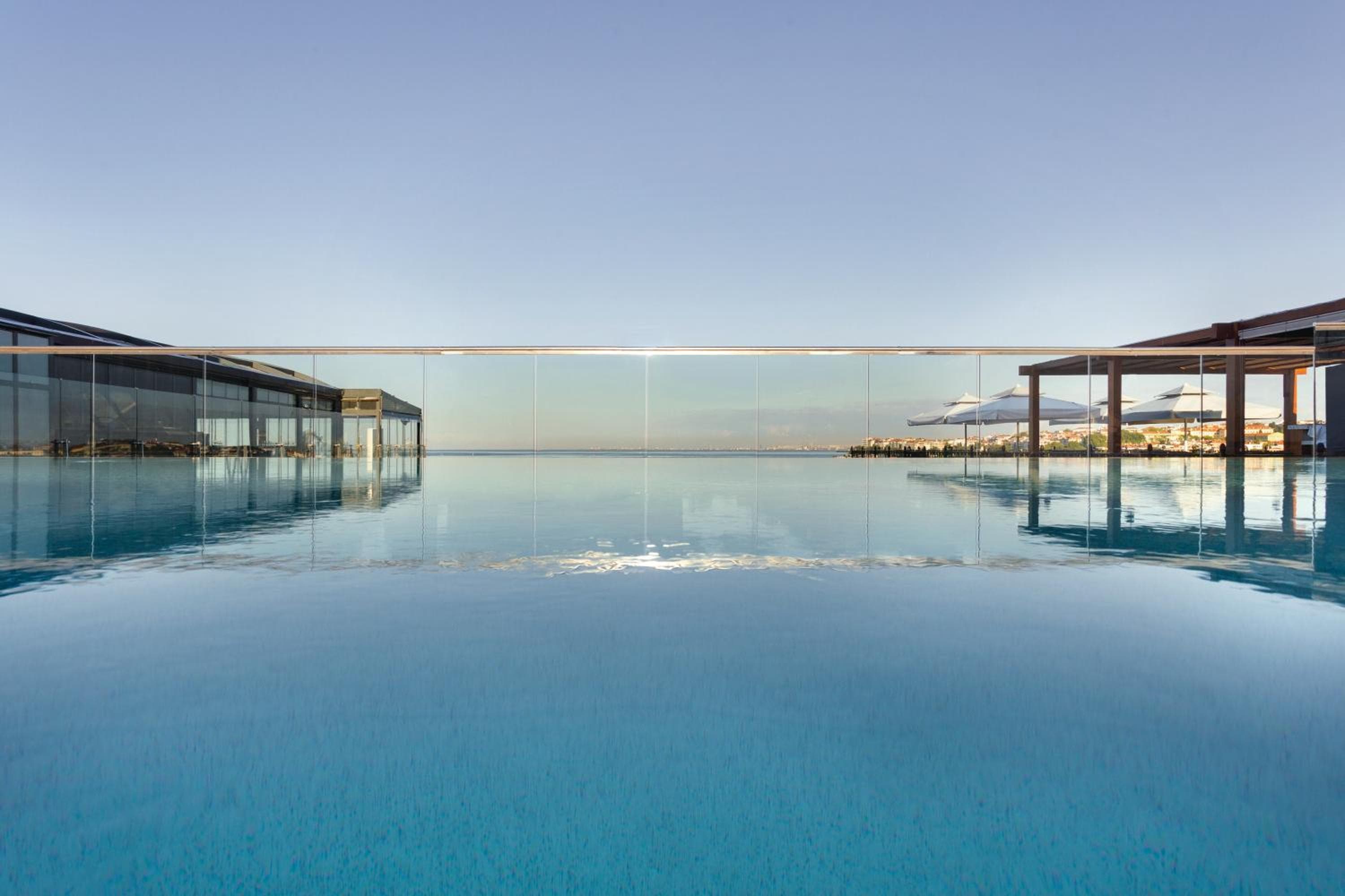 Wyndham Grand Istanbul Kalamış Marina Hotel — 5
