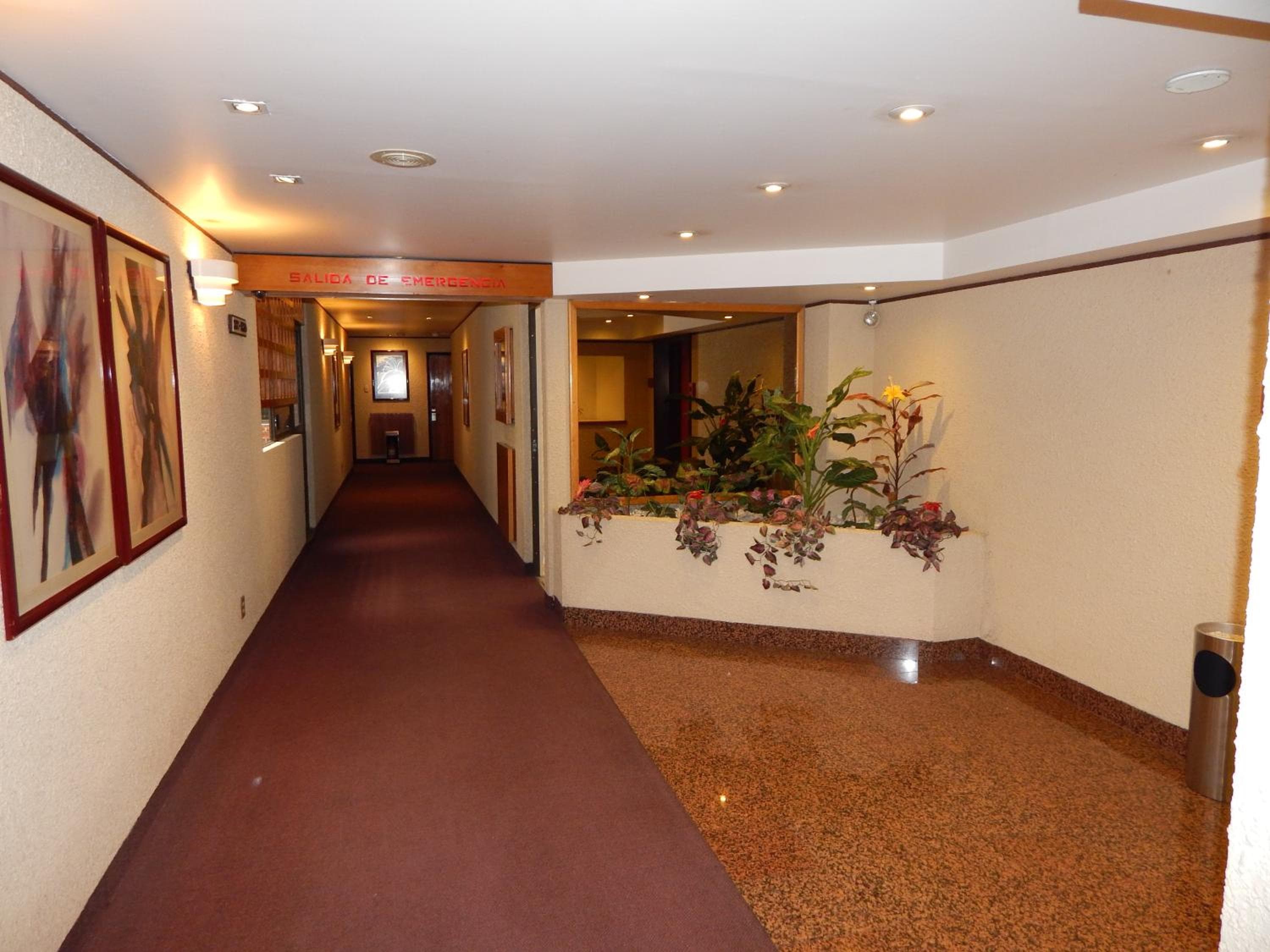 Hotel El Salvador — 19