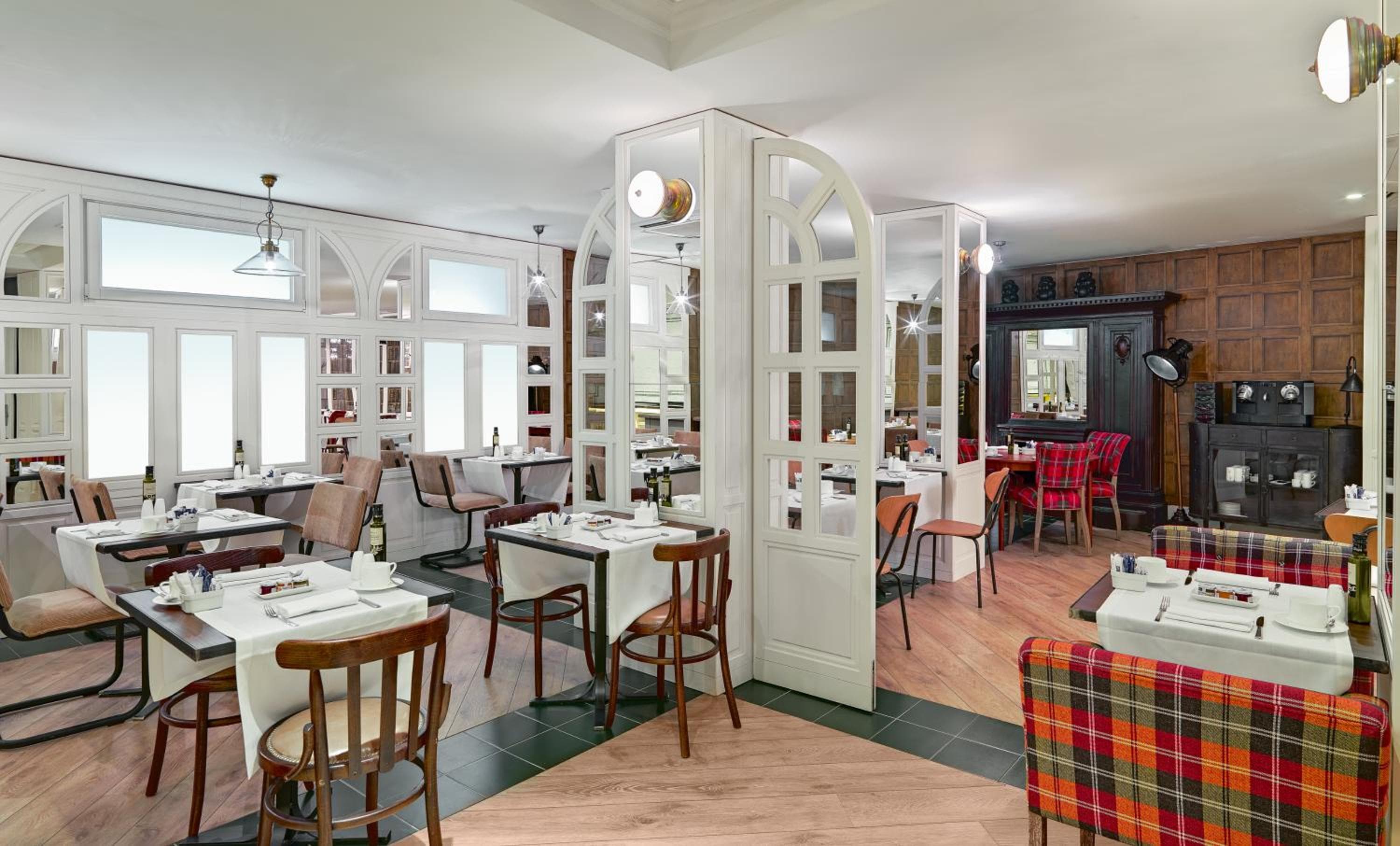 Boutique Hotel H10 Montcada — 13
