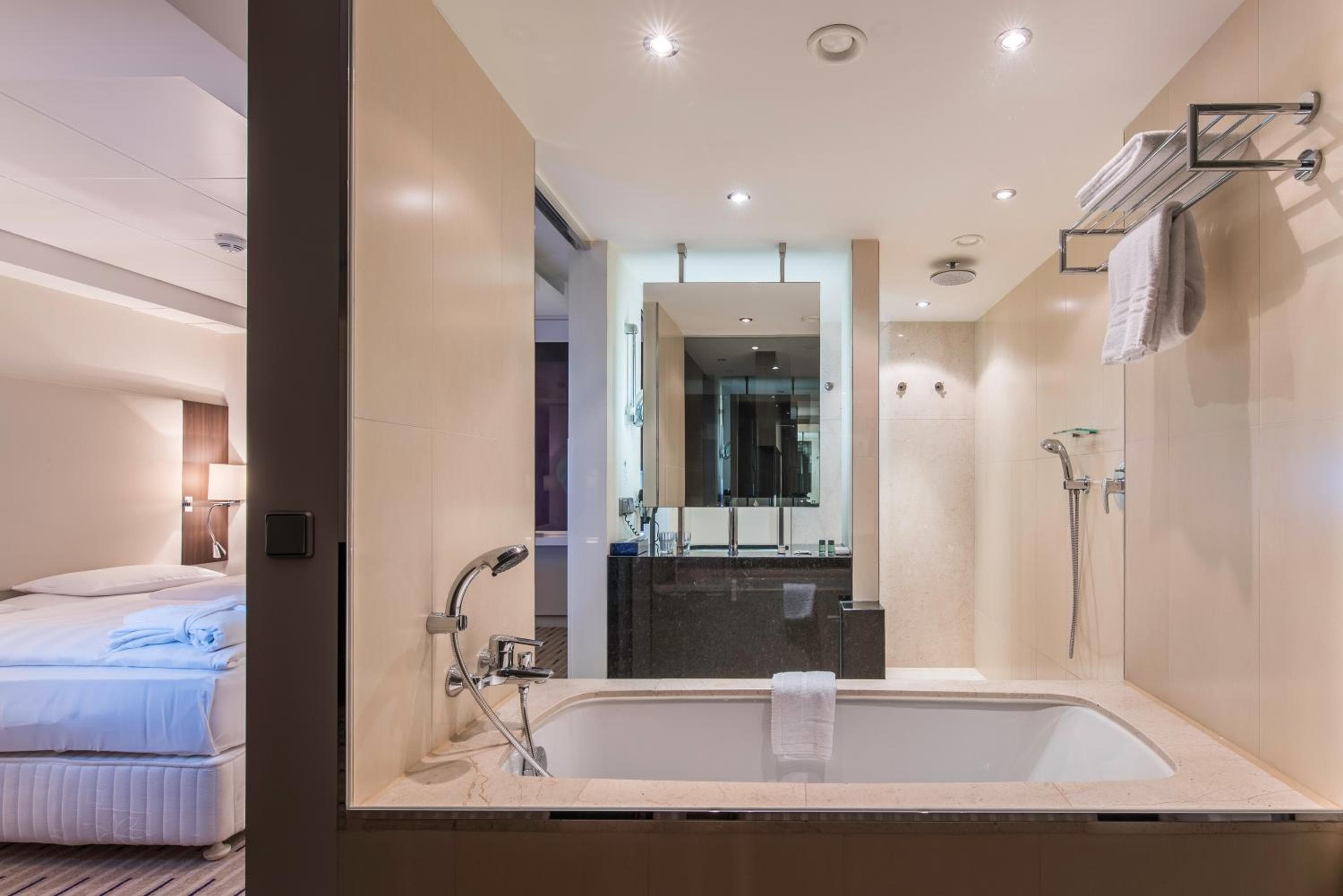 Park Inn by Radisson Berlin Alexanderplatz hotel, Alexanderplatz 7, Berlin, Germany — photo 112