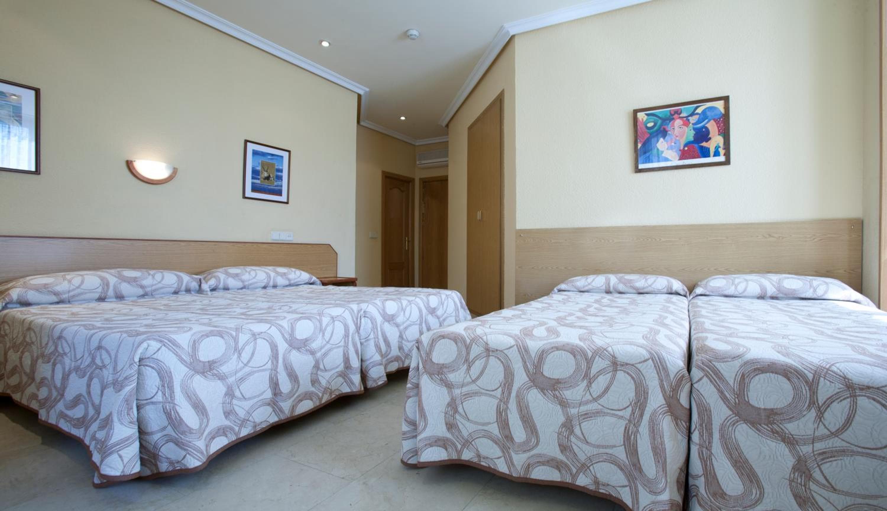 Hotel Mediodia — 23