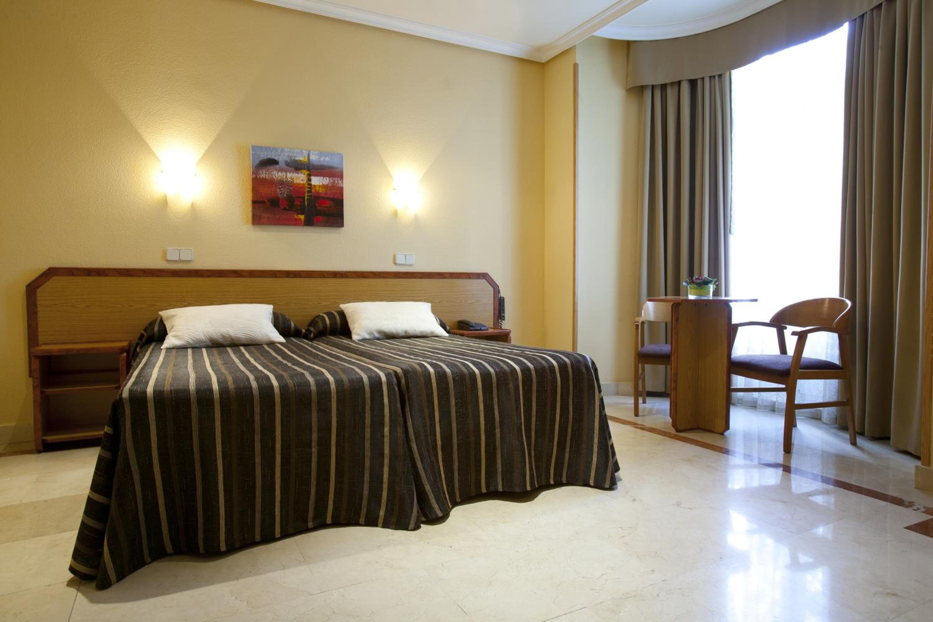 Hotel Mediodia — 12