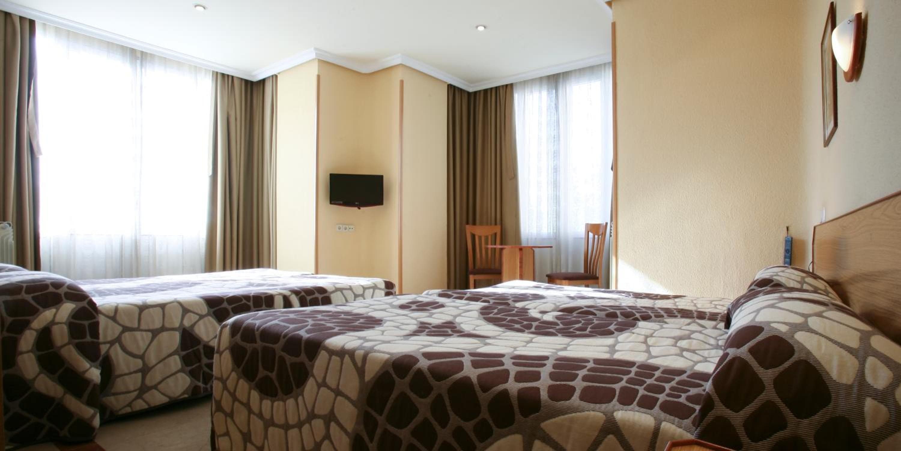 Hotel Mediodia — 13