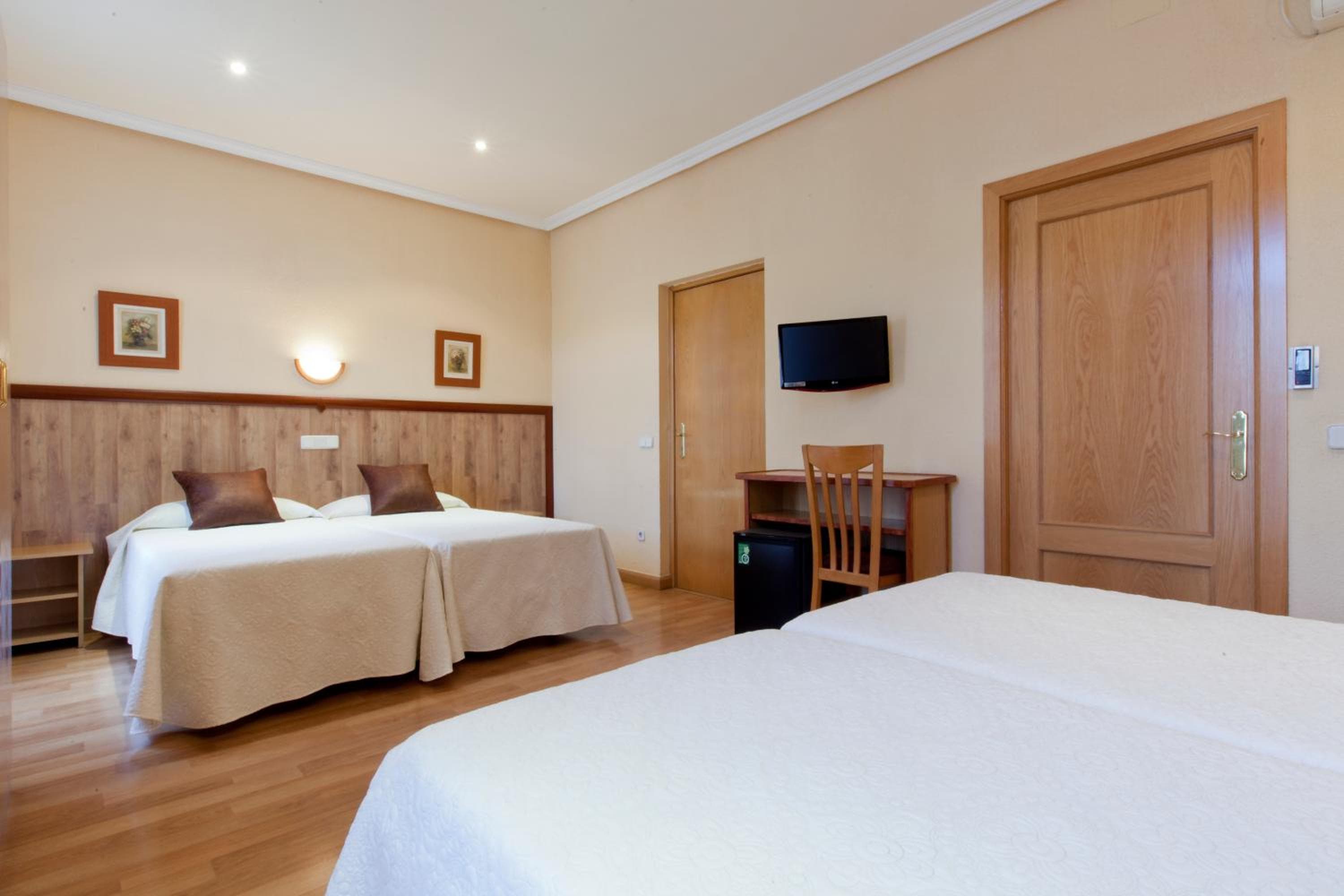 Hotel Mediodia — 22