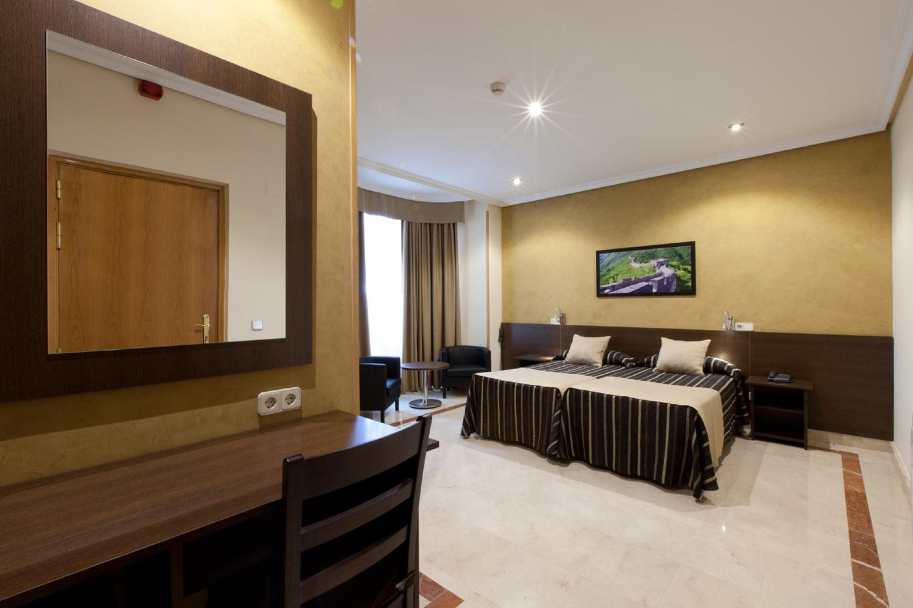 Hotel Mediodia — 17