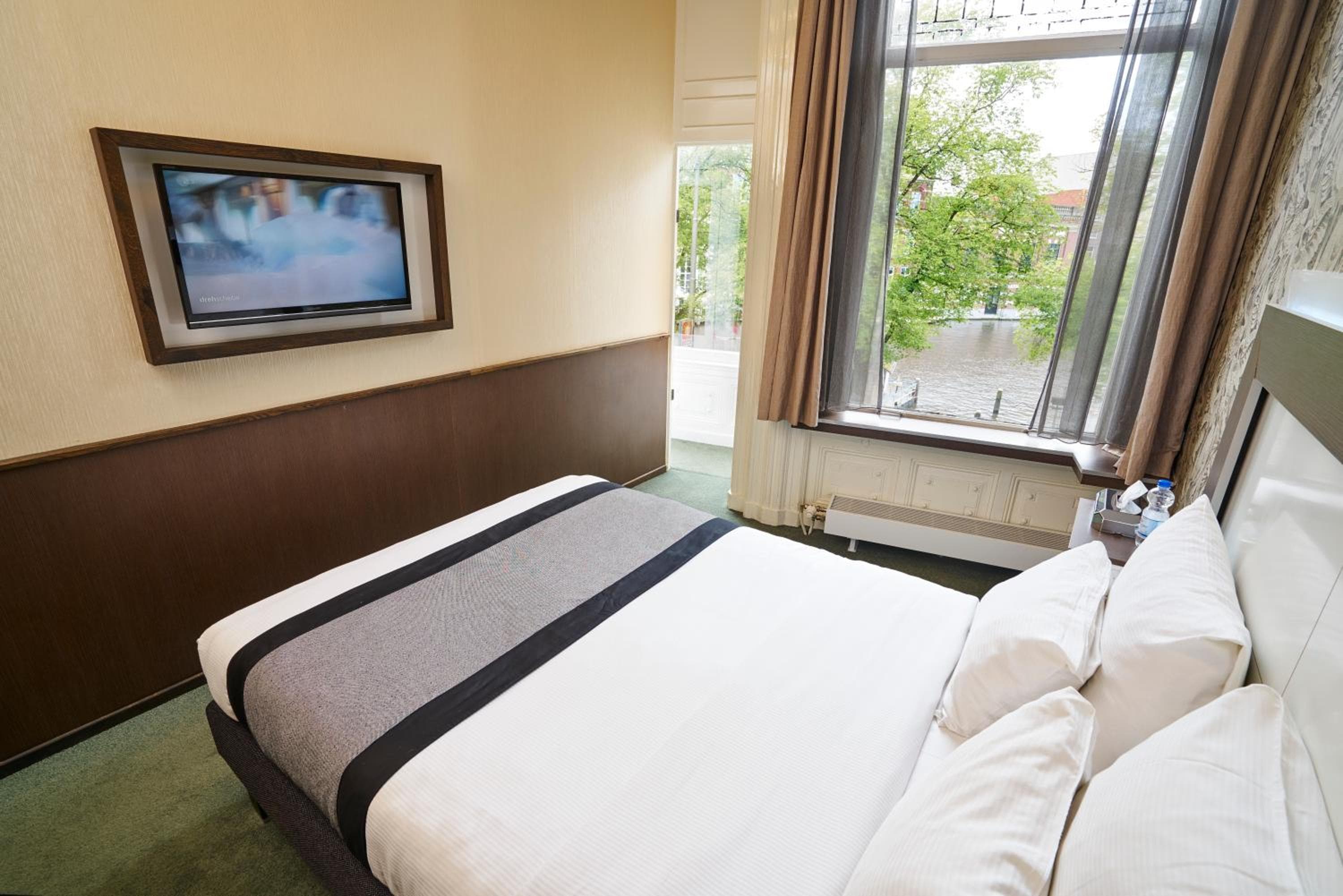 Hotel The Bird — 15