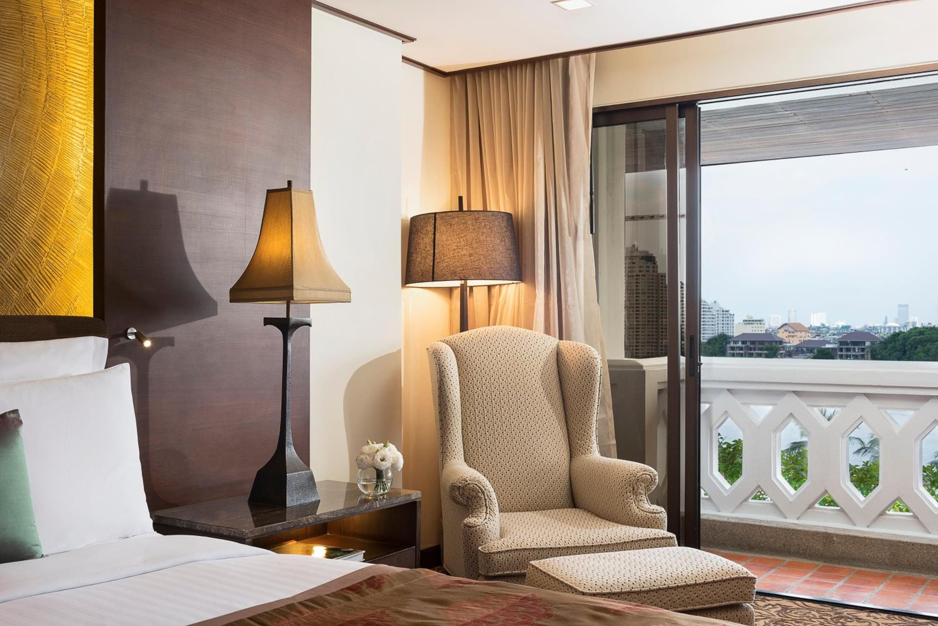 Anantara Riverside Bangkok Resort — 15