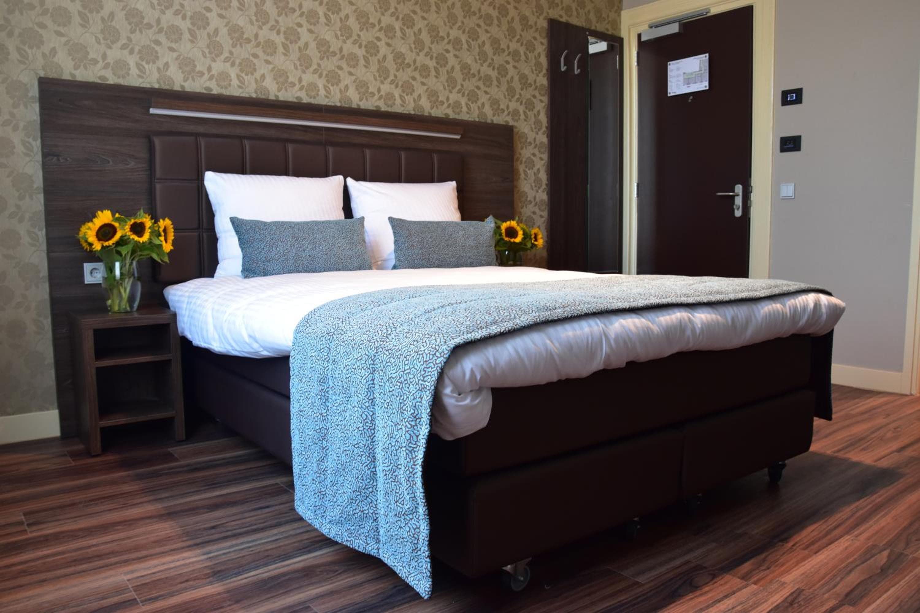 OZO Hotels Armada Amsterdam — 8