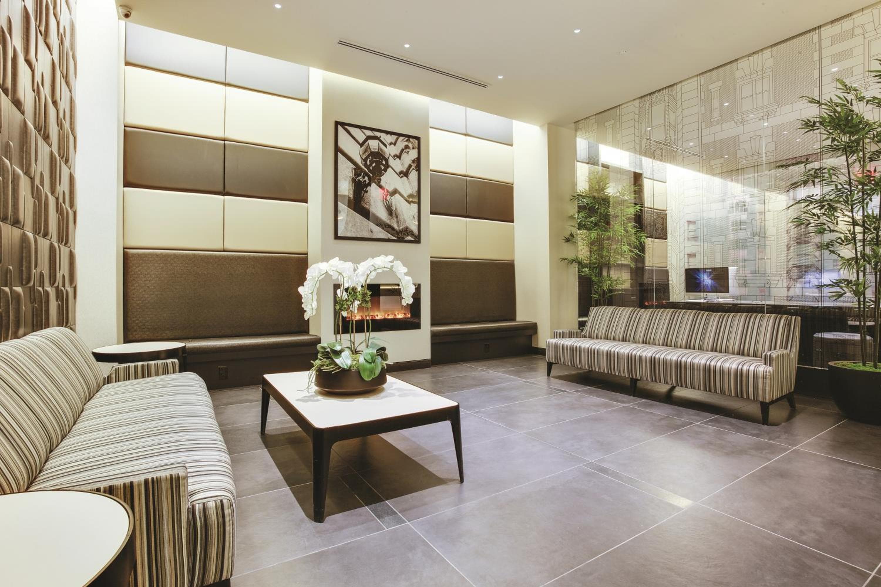 The Hotel at Fifth Avenue — 9