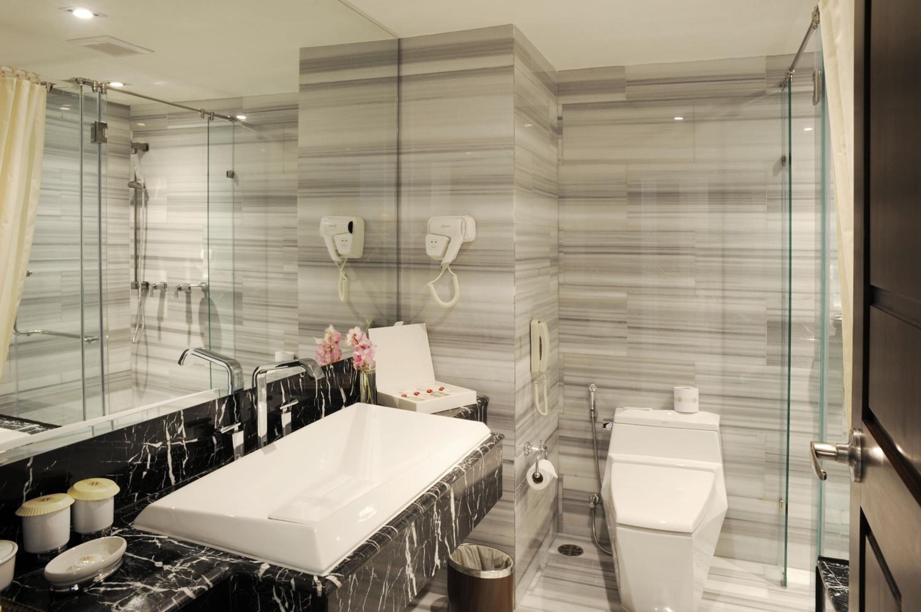 Al Meroz Hotel Bangkok - The Leading Halal Hotel — 8