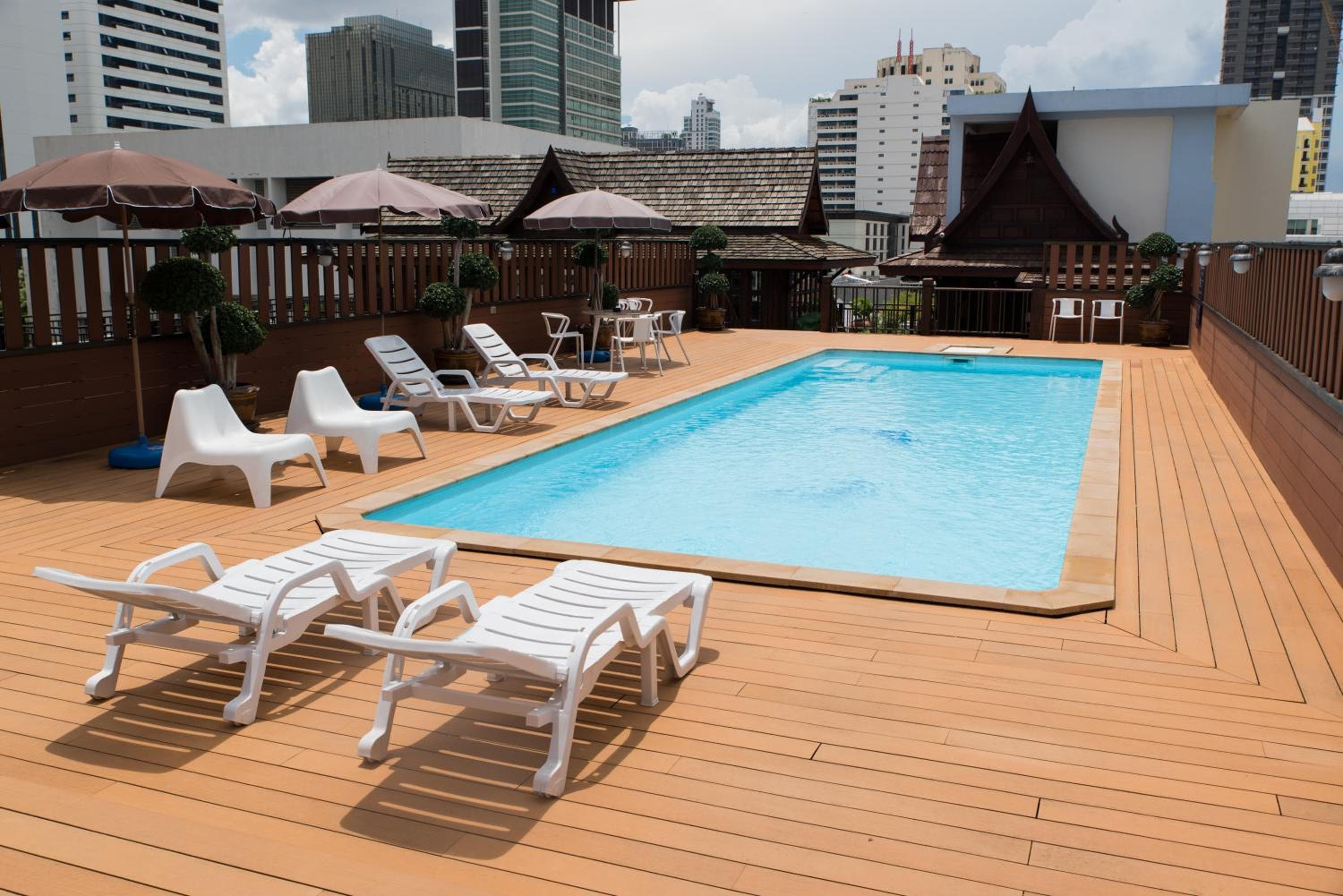 True Siam Rangnam Hotel — 12